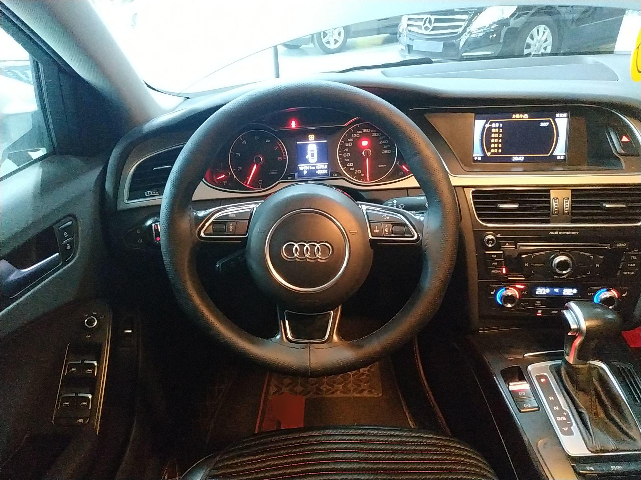 奥迪A4L 2015款 35 TFSI 自动舒适型