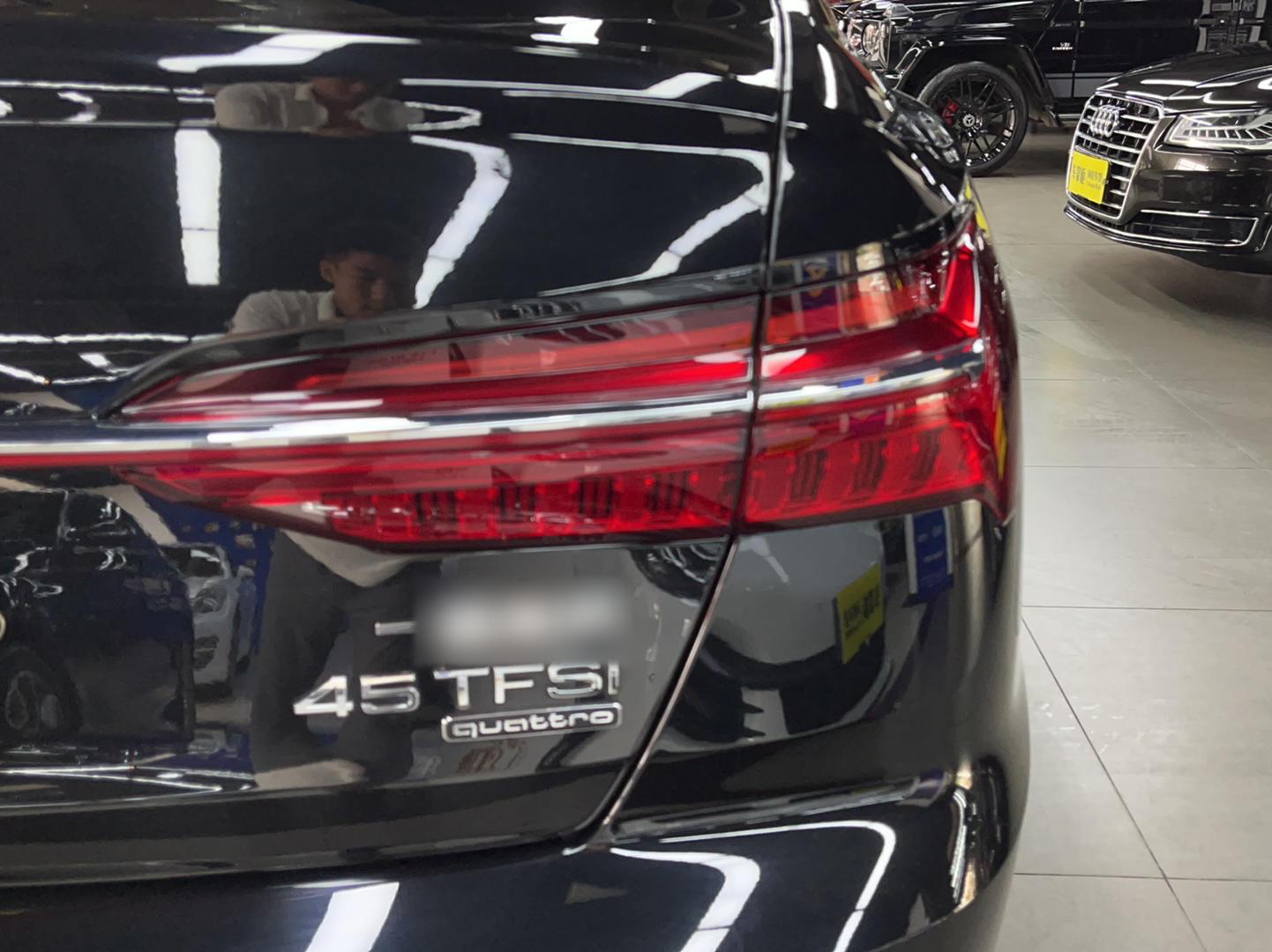 奥迪A6L 2023款 45 TFSI quattro 臻选动感型