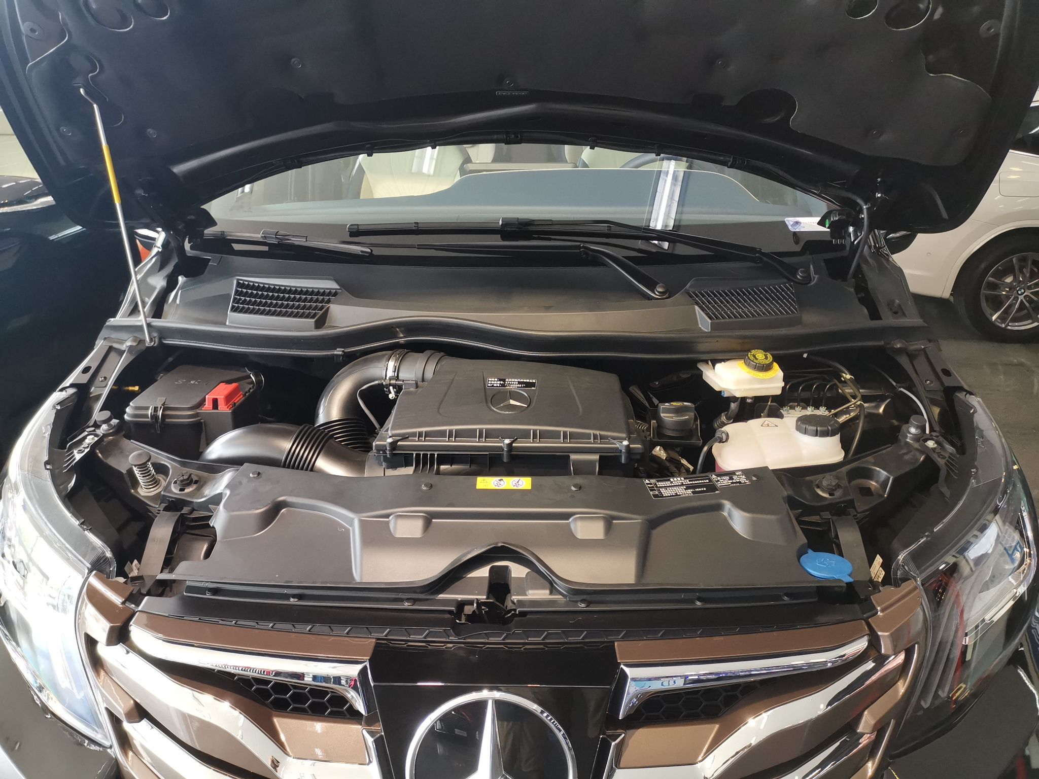 奔驰 威霆 2021款 2.0T 商务版 7座