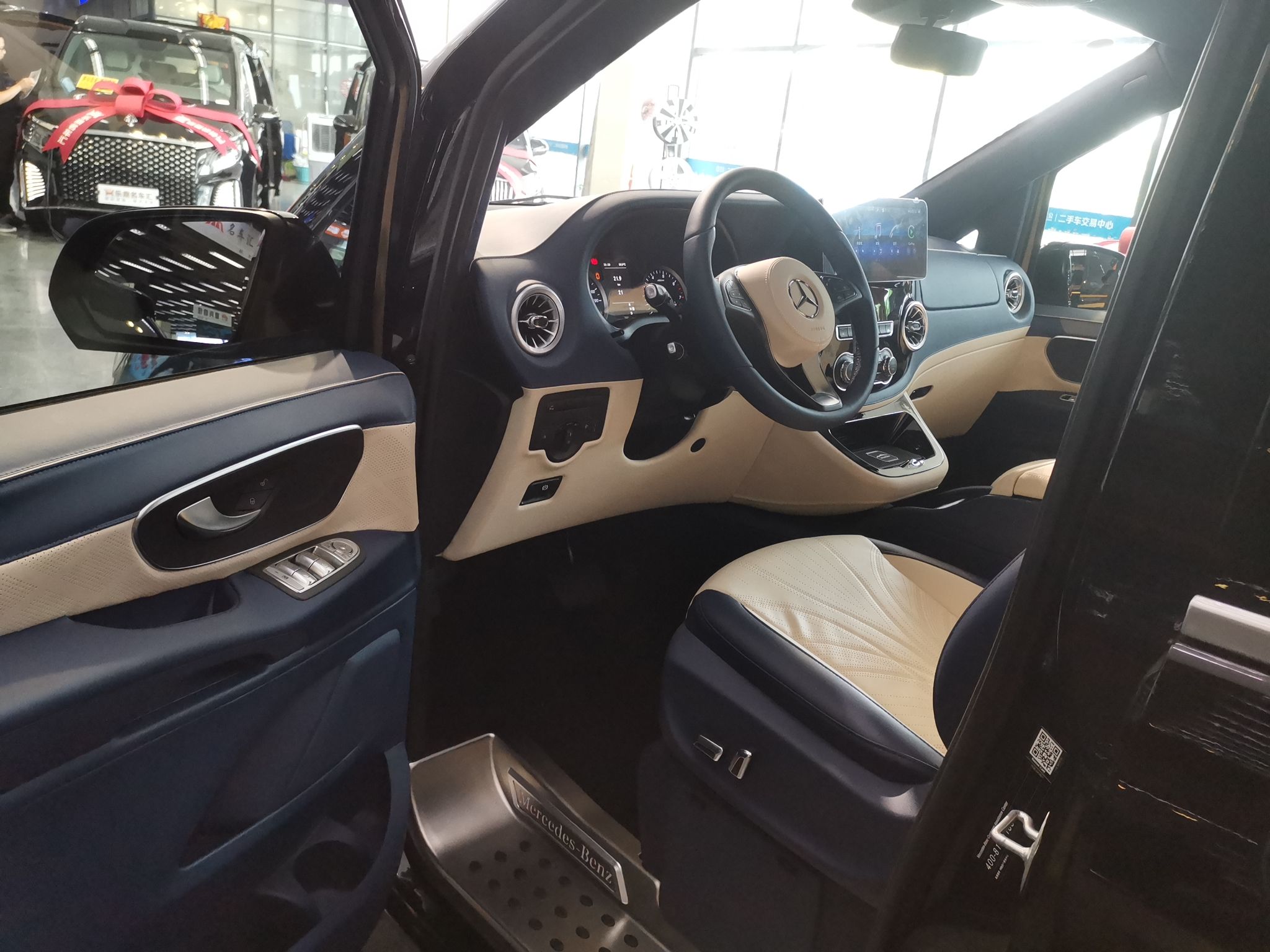 奔驰 威霆 2021款 2.0T 商务版 7座