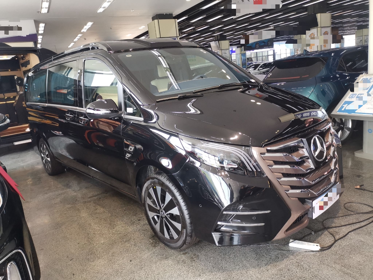 奔驰 威霆 2021款 2.0T 商务版 7座