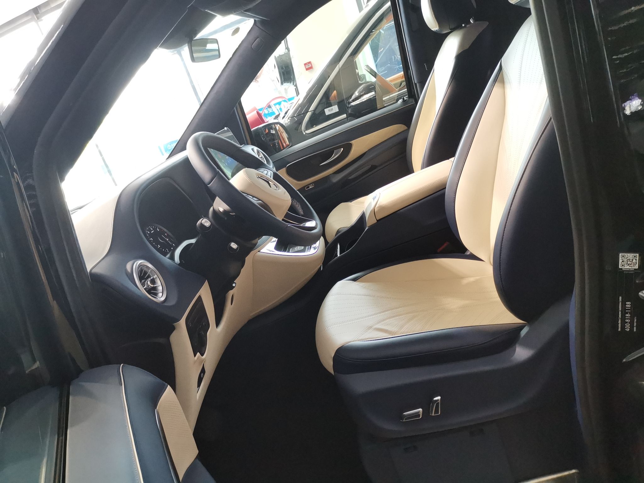 奔驰 威霆 2021款 2.0T 商务版 7座