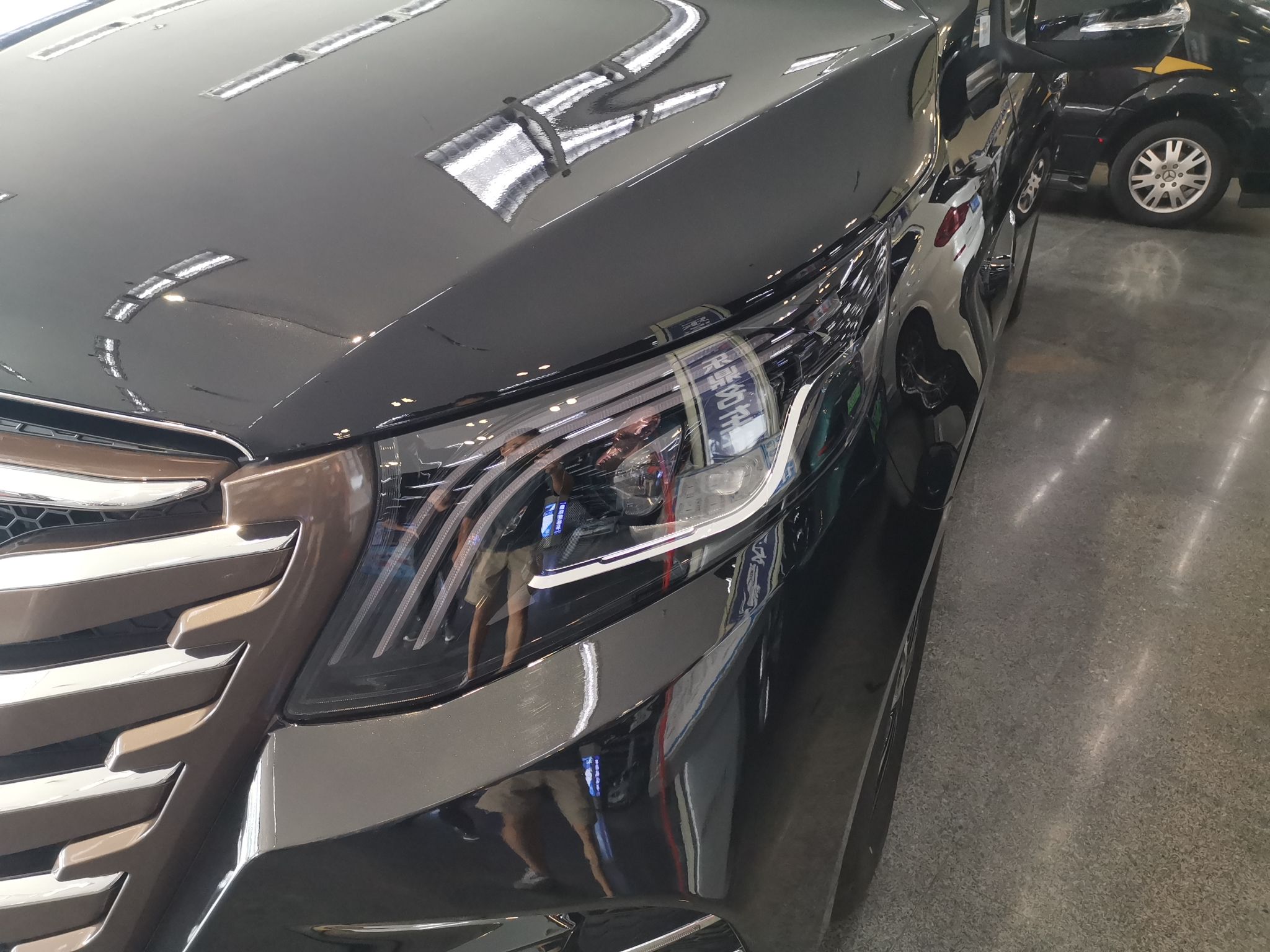 奔驰 威霆 2021款 2.0T 商务版 7座