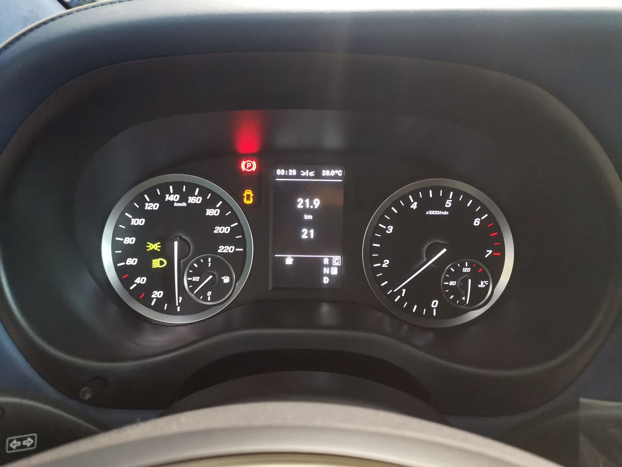 奔驰 威霆 2021款 2.0T 商务版 7座