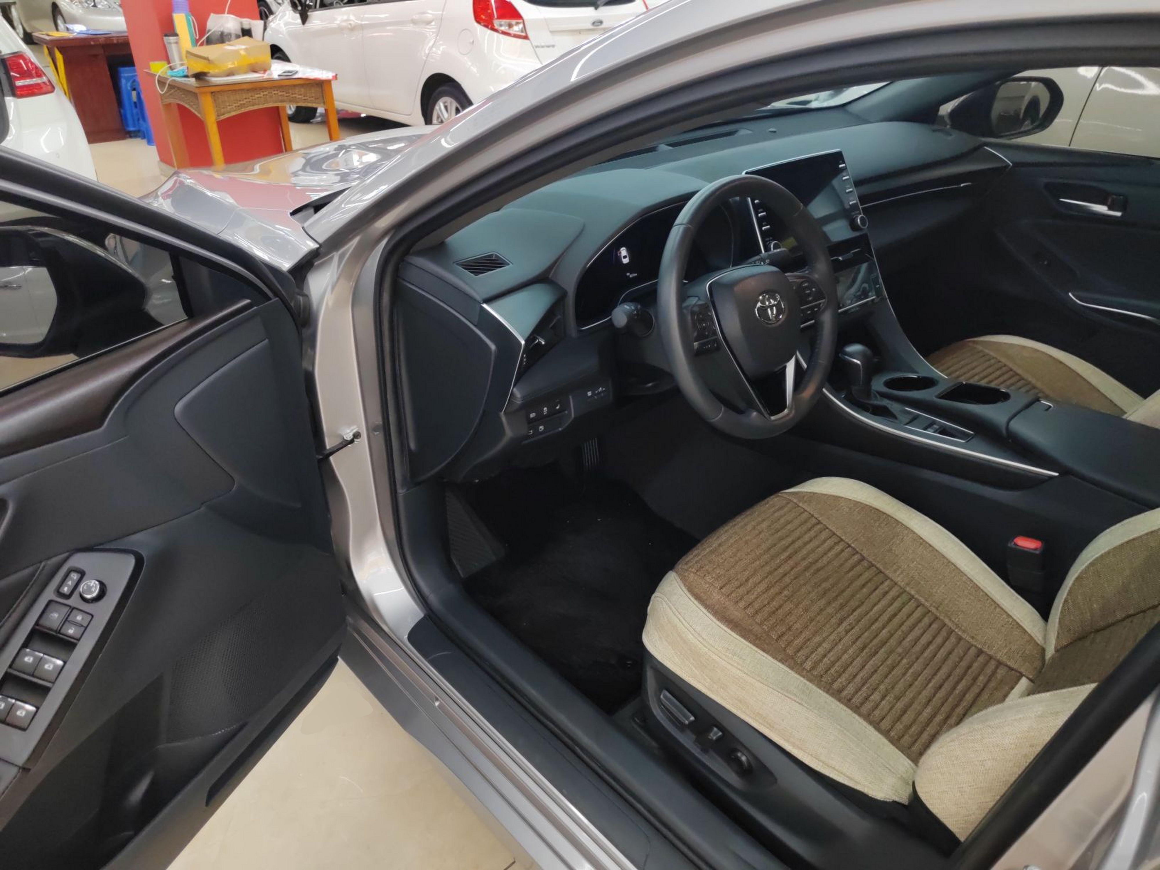 丰田 亚洲龙 2019款 2.0L 豪华版