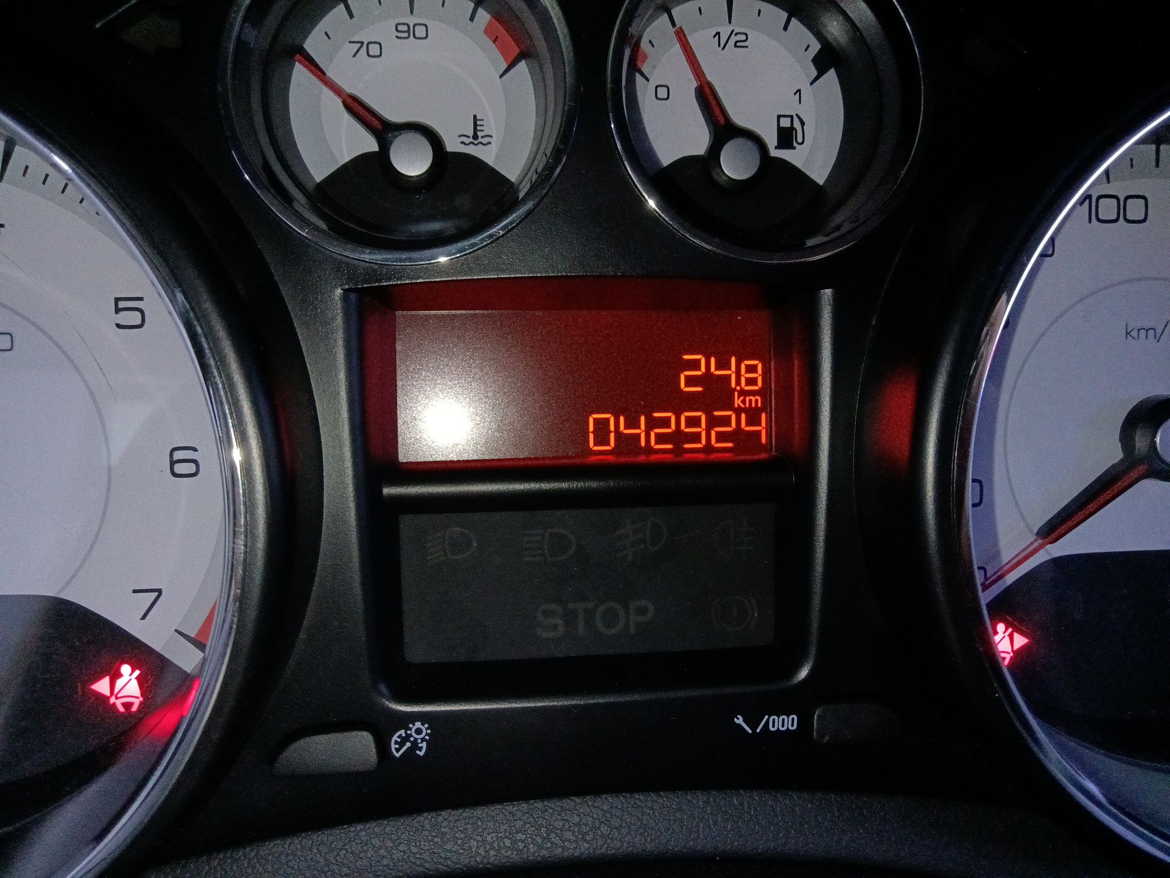 标致308 2014款 乐享版 经典 1.6L 手动优尚型