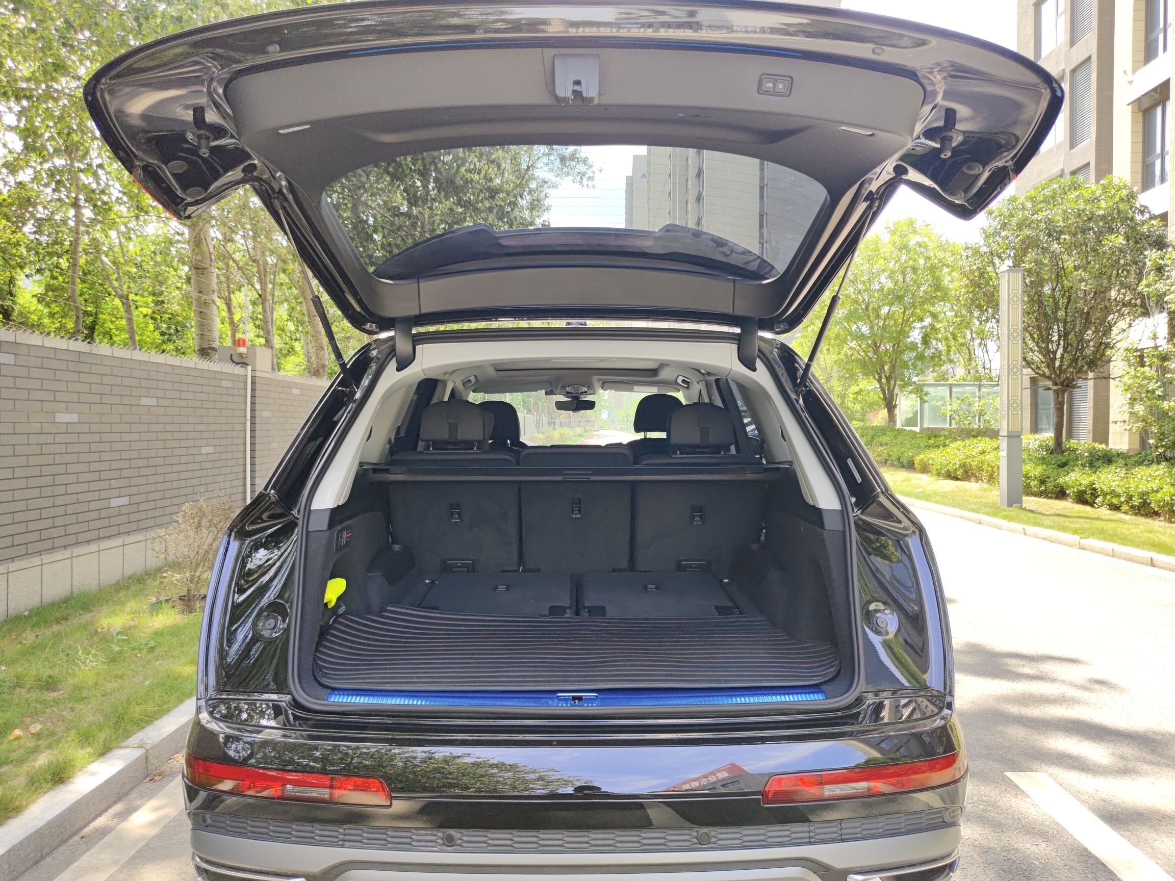 奥迪Q7 2023款 55 TFSI quattro S line运动型(进口)