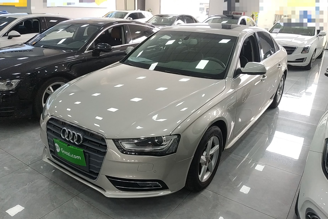 奥迪A4L 2015款 35 TFSI 自动标准型