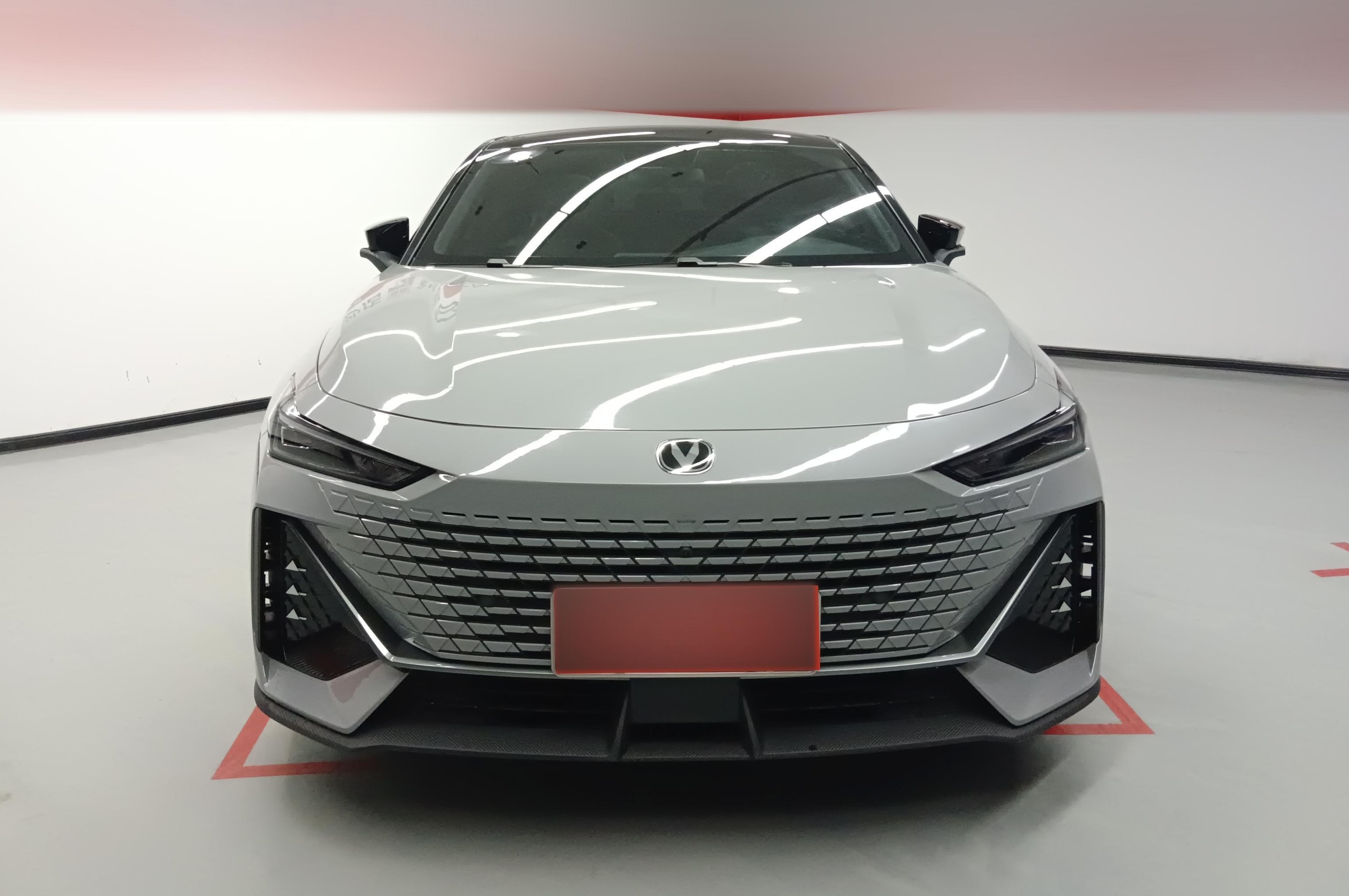 长安UNI-V 2022款 1.5T 尊贵型