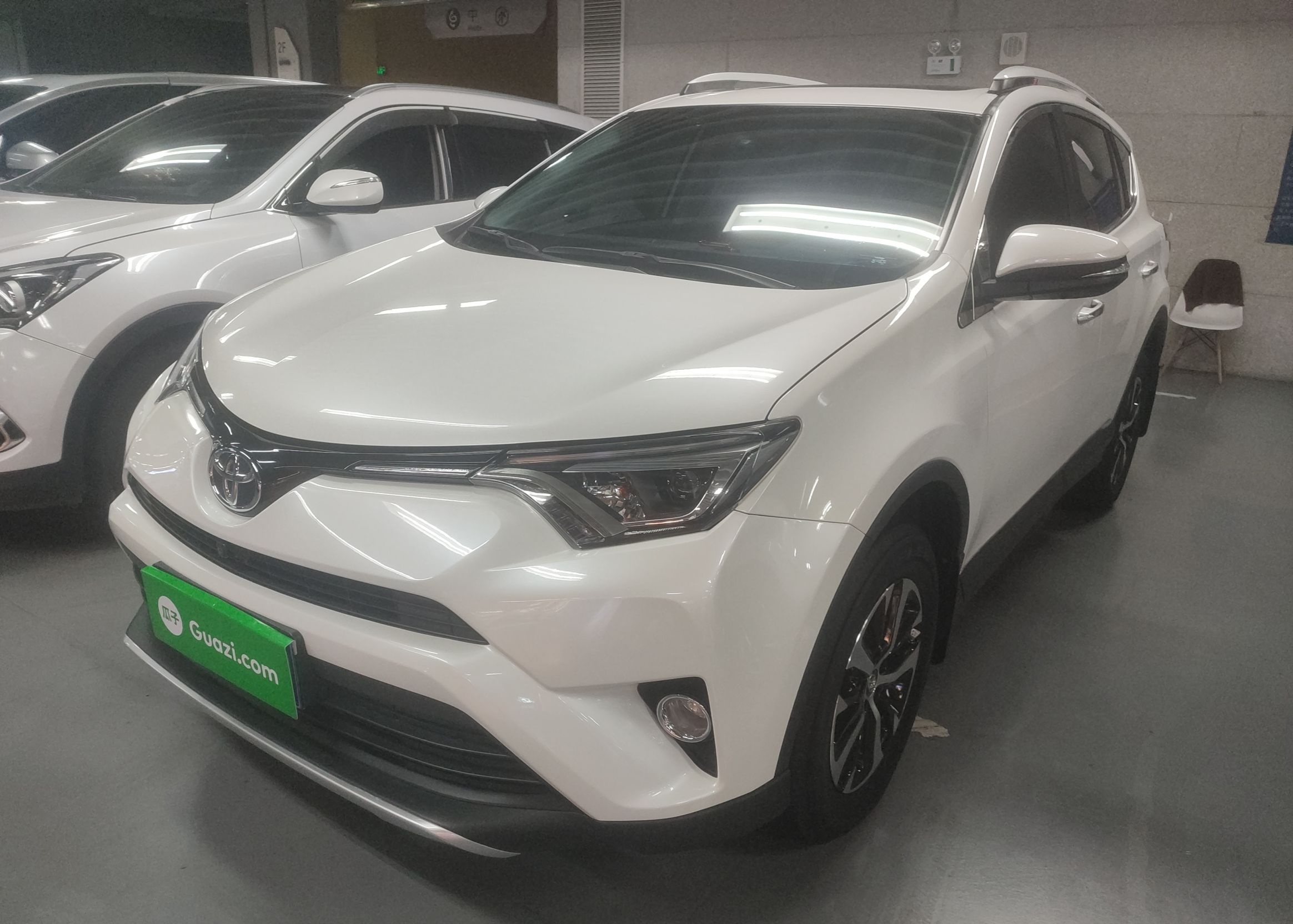 丰田 RAV4 2016款 2.0L CVT四驱新锐版 国V