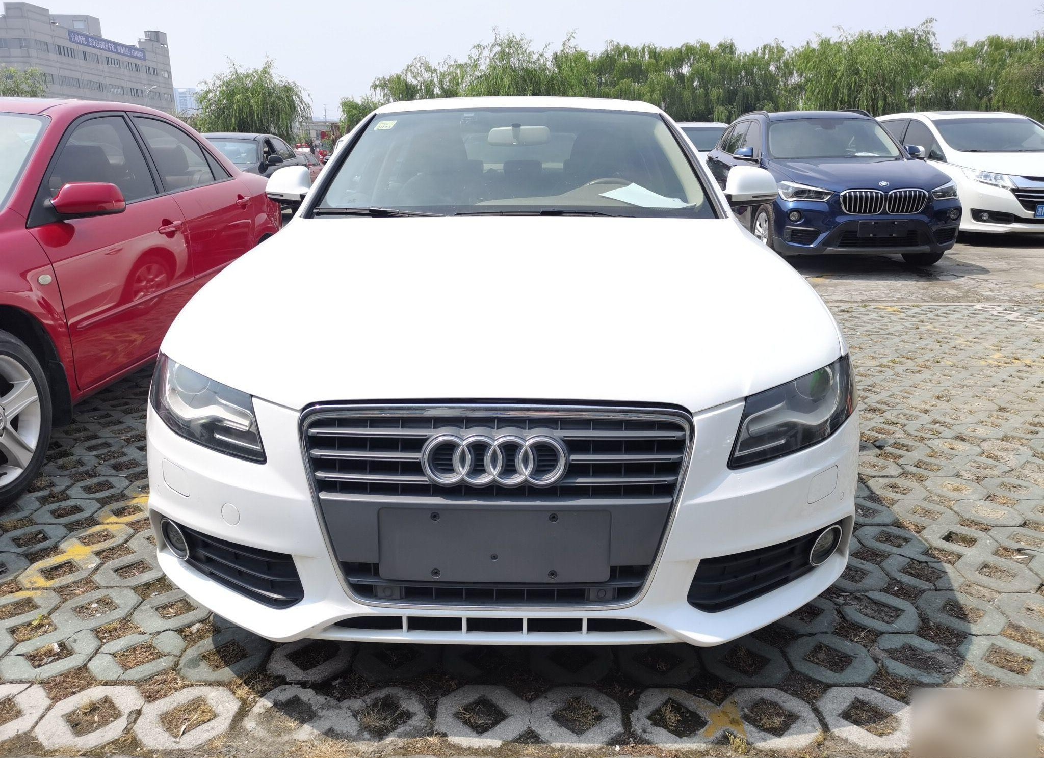 奥迪A4L 2012款 2.0 TFSI 自动标准型