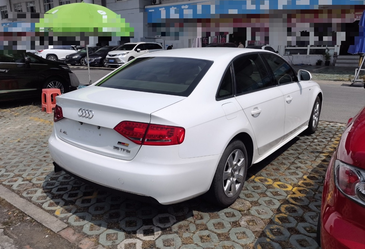 奥迪A4L 2012款 2.0 TFSI 自动标准型