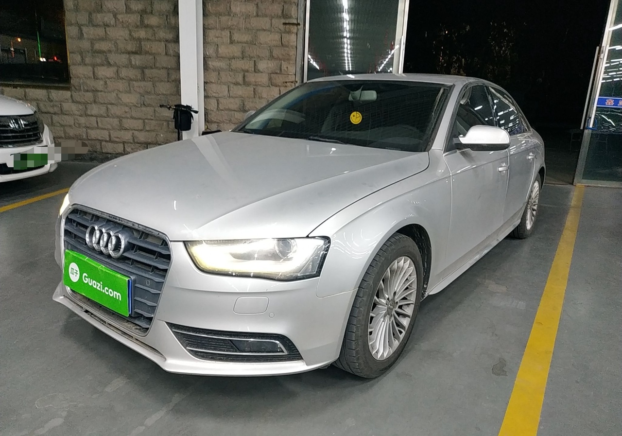 奥迪A4L 2015款 35 TFSI 自动舒适型