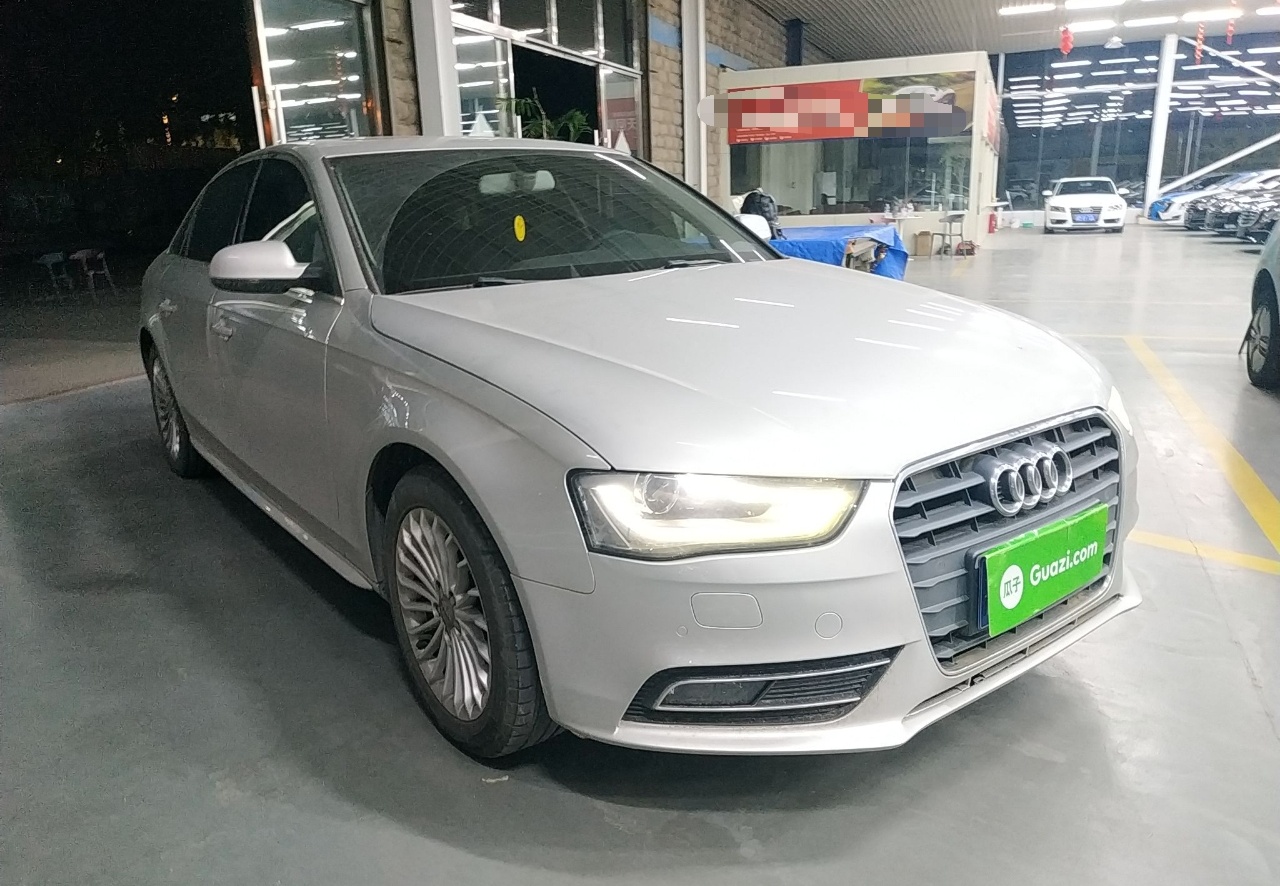 奥迪A4L 2015款 35 TFSI 自动舒适型