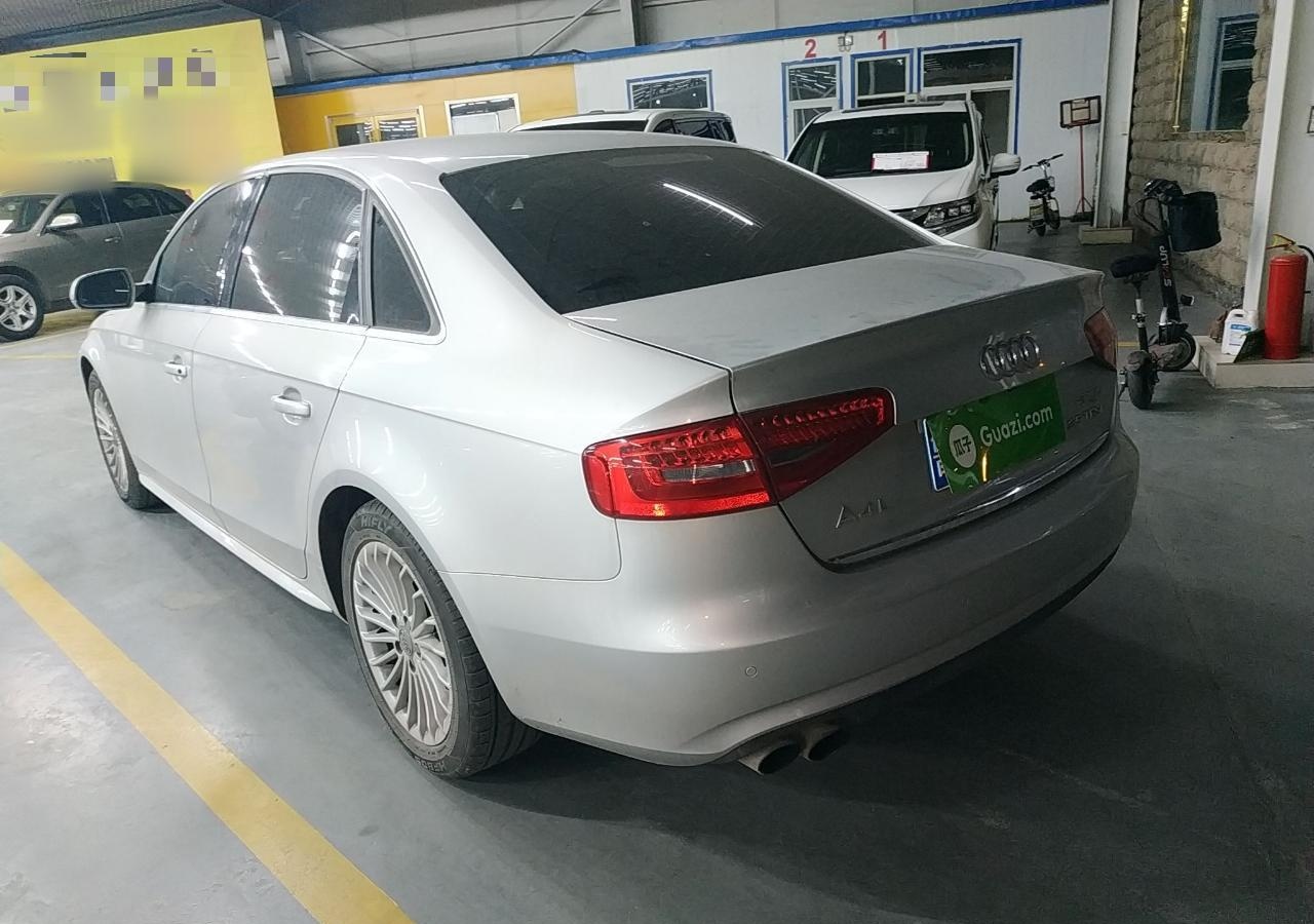 奥迪A4L 2015款 35 TFSI 自动舒适型