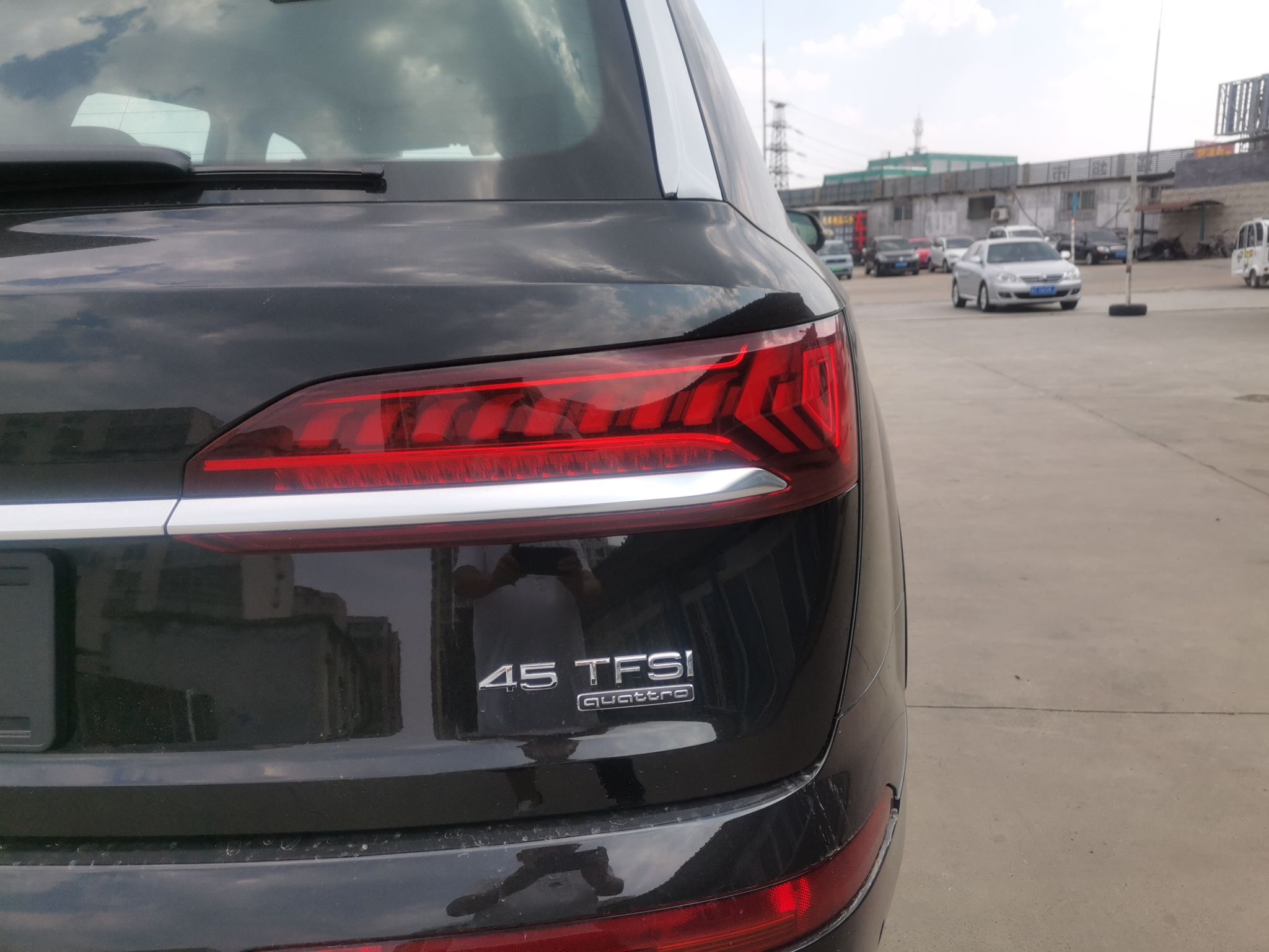 奥迪Q7 2023款 45 TFSI quattro S line运动型(进口)