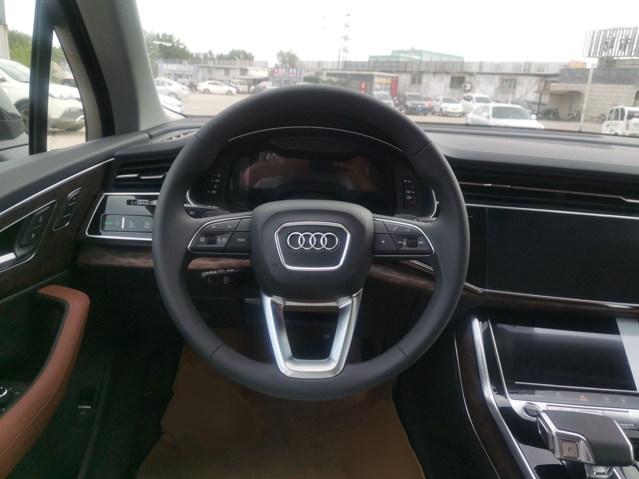 奥迪Q7 2023款 45 TFSI quattro S line运动型(进口)