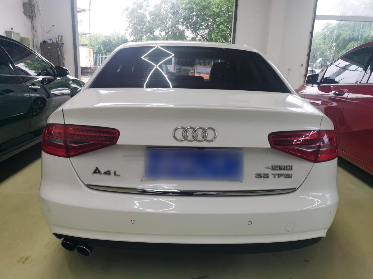 奥迪A4L 2015款 35 TFSI 自动标准型