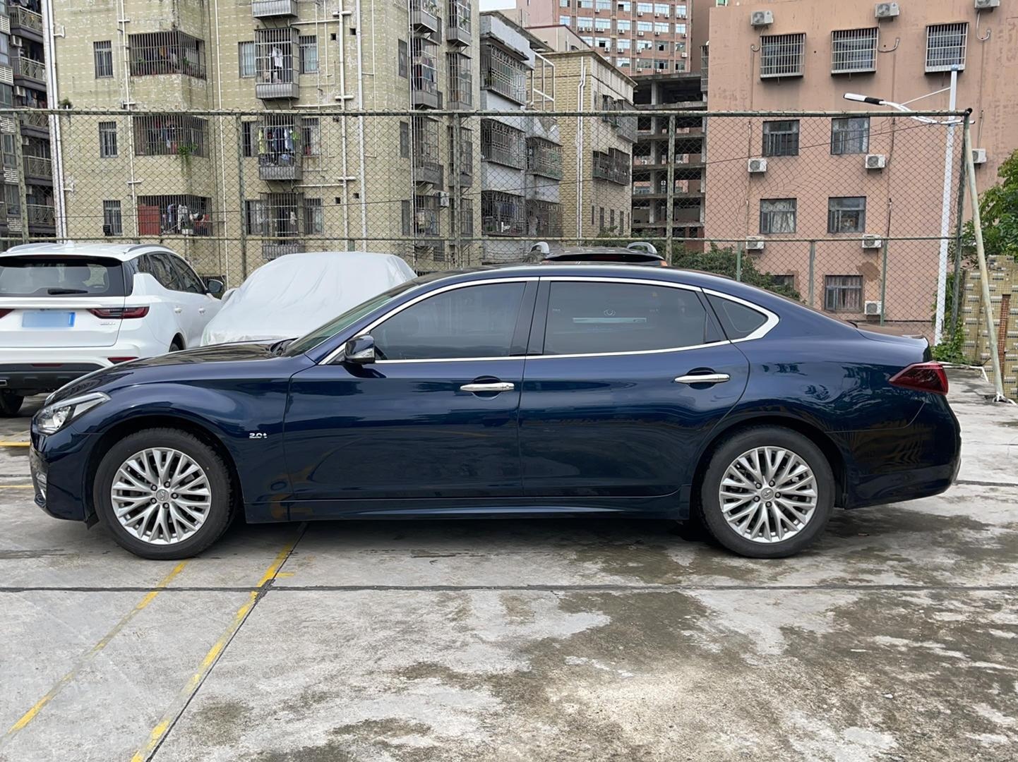 英菲尼迪Q70L 2019款 Q70L 2.0T 悦享版(进口)