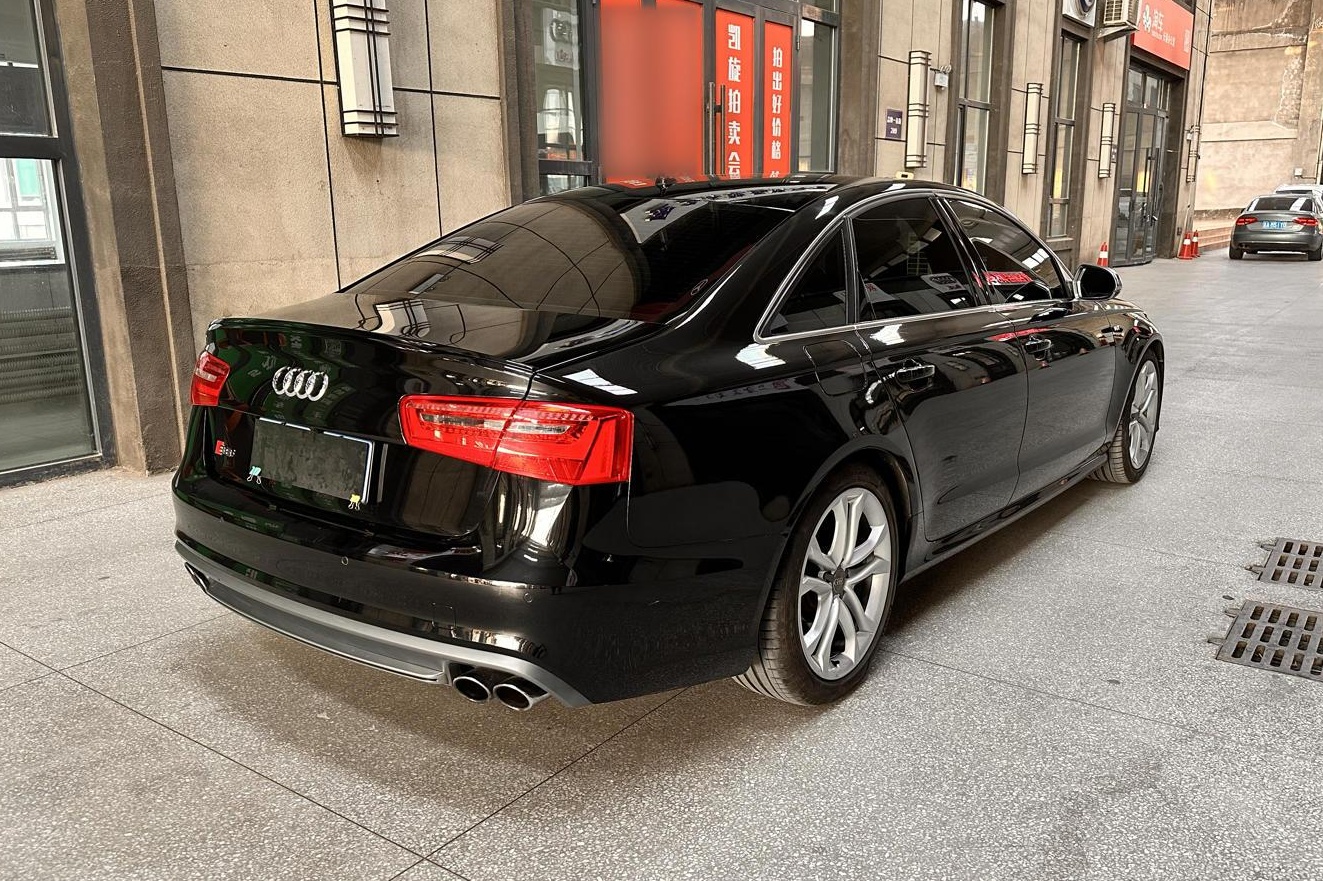 奥迪S6 2013款 S6 4.0TFSI(进口)