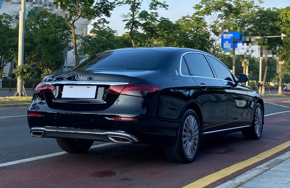 奔驰E级 2022款 改款三 E 300 L 豪华型