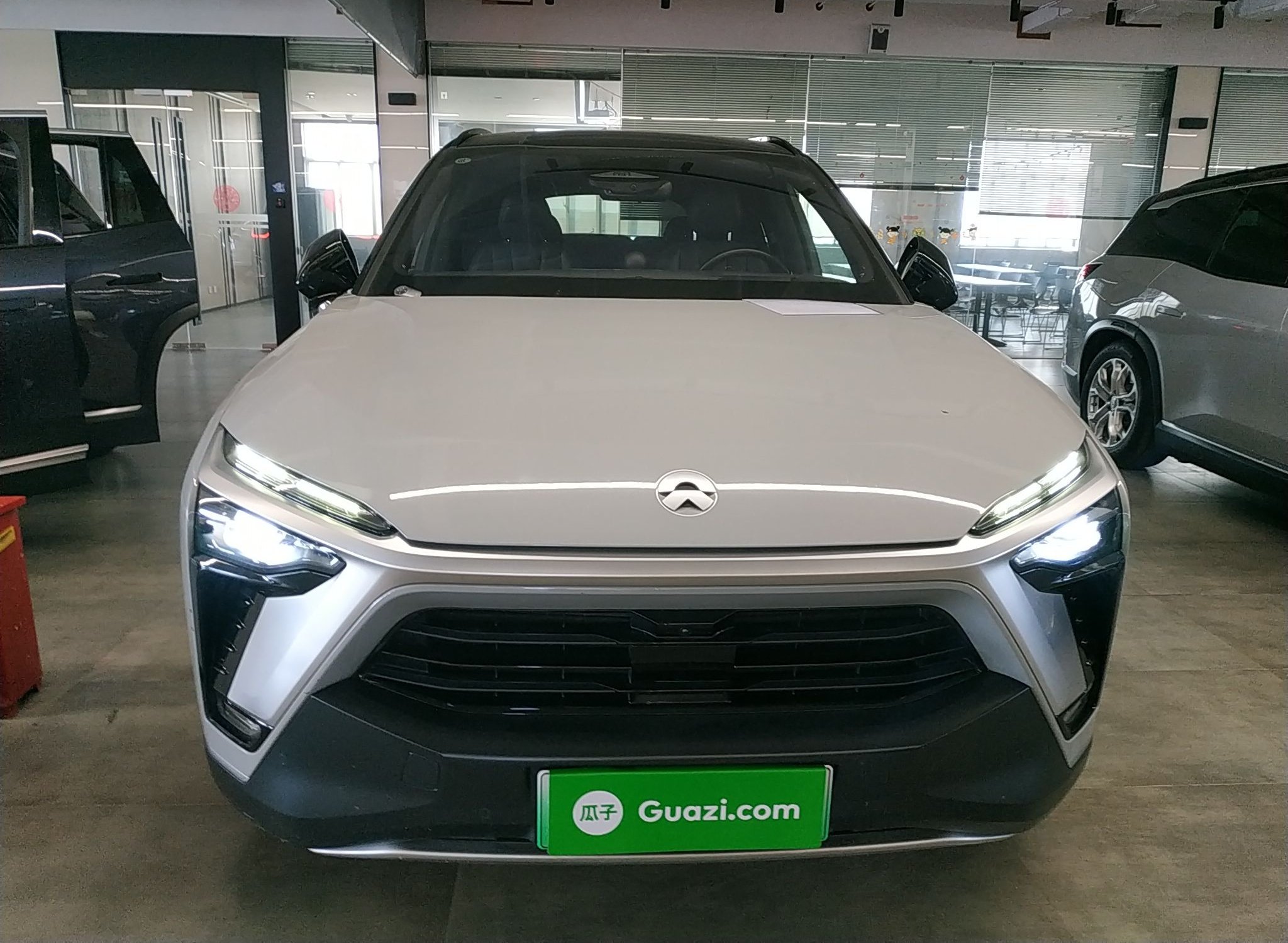 蔚来ES8 2020款 415KM 签名版 六座版