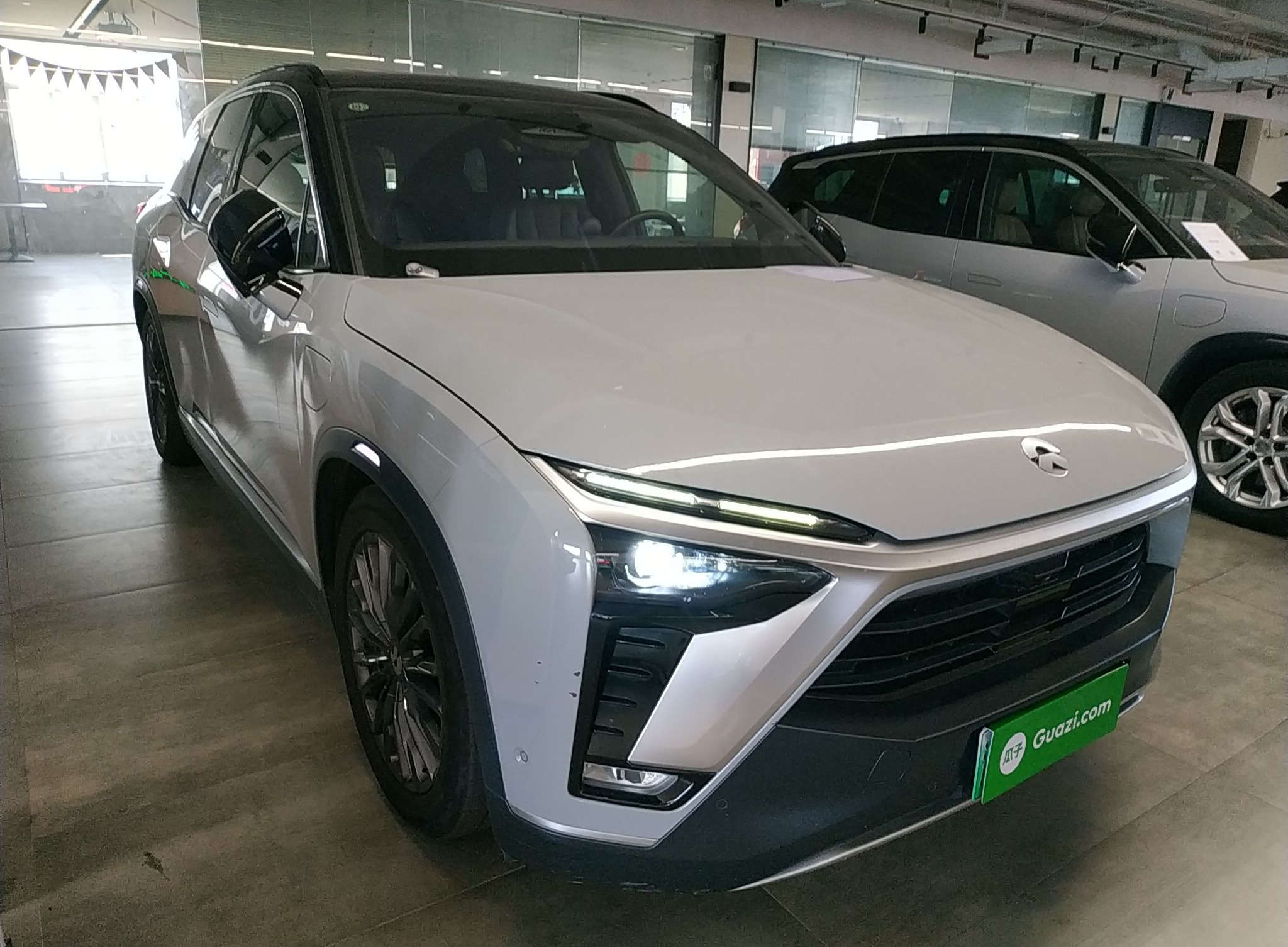 蔚来ES8 2020款 415KM 签名版 六座版