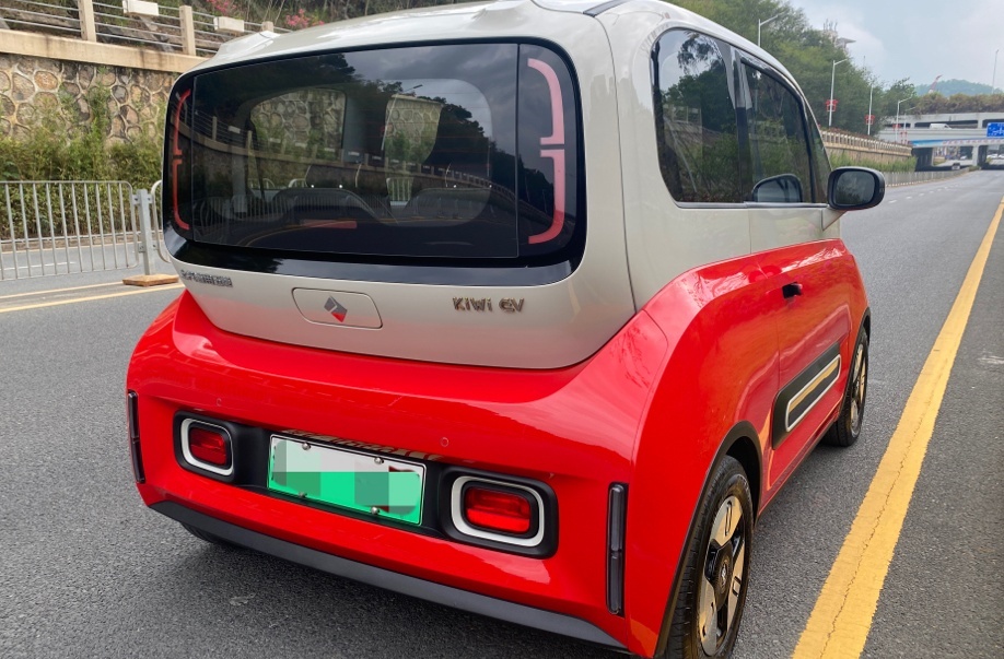 宝骏KiWi EV 2021款 艺术家 磷酸铁锂