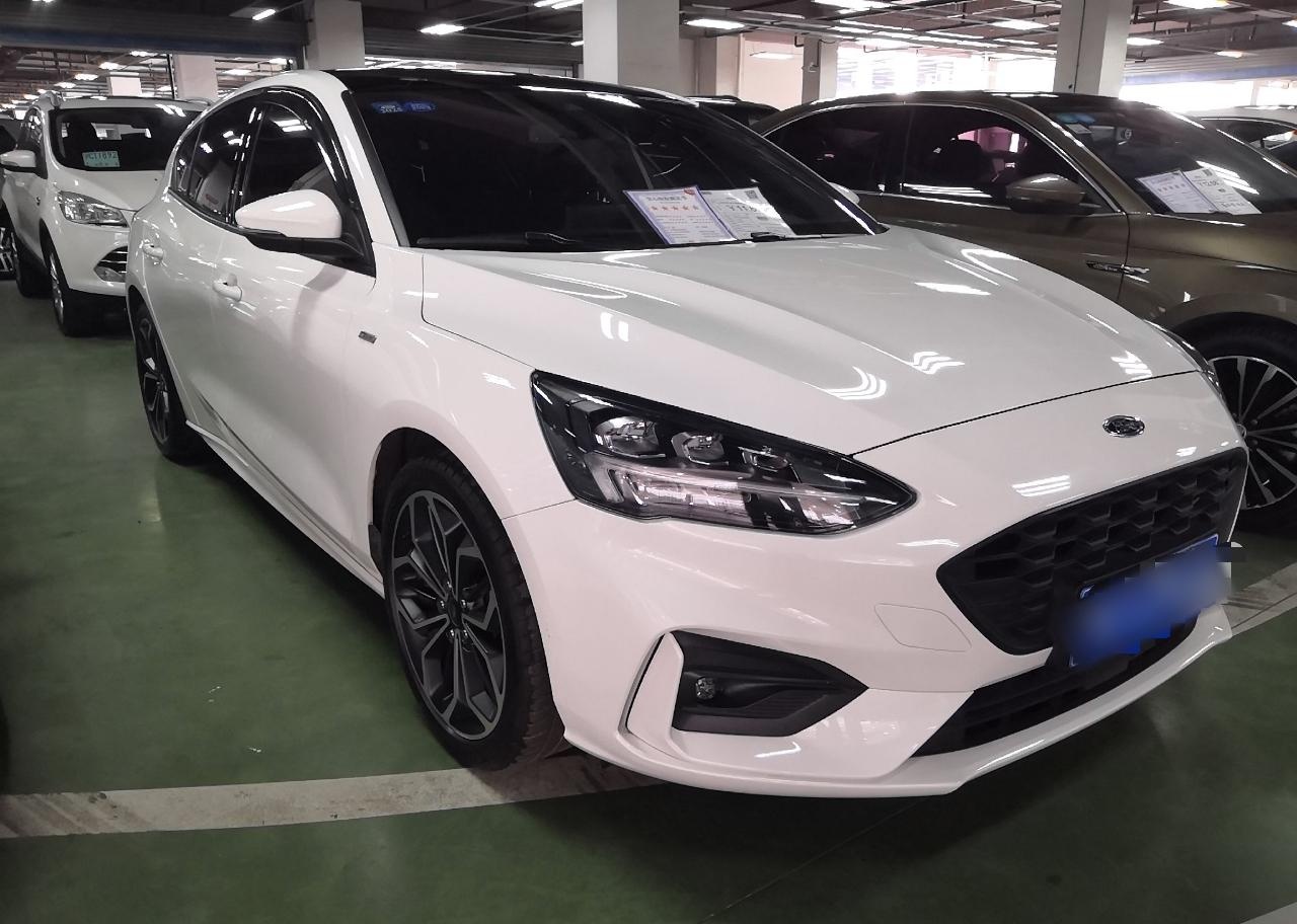 福特 福克斯 2020款 两厢 EcoBoost 180 自动ST Line