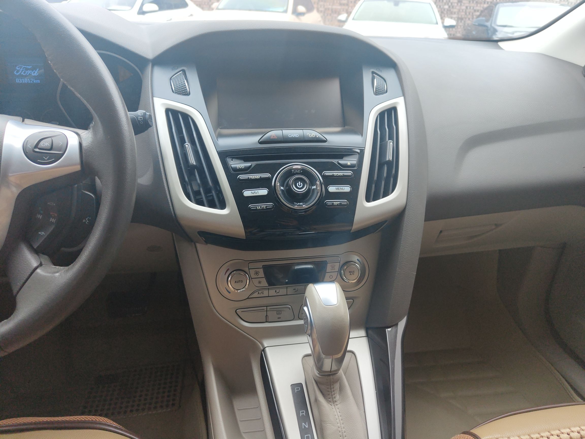 福特 福克斯 2012款 两厢 1.6L 自动风尚型