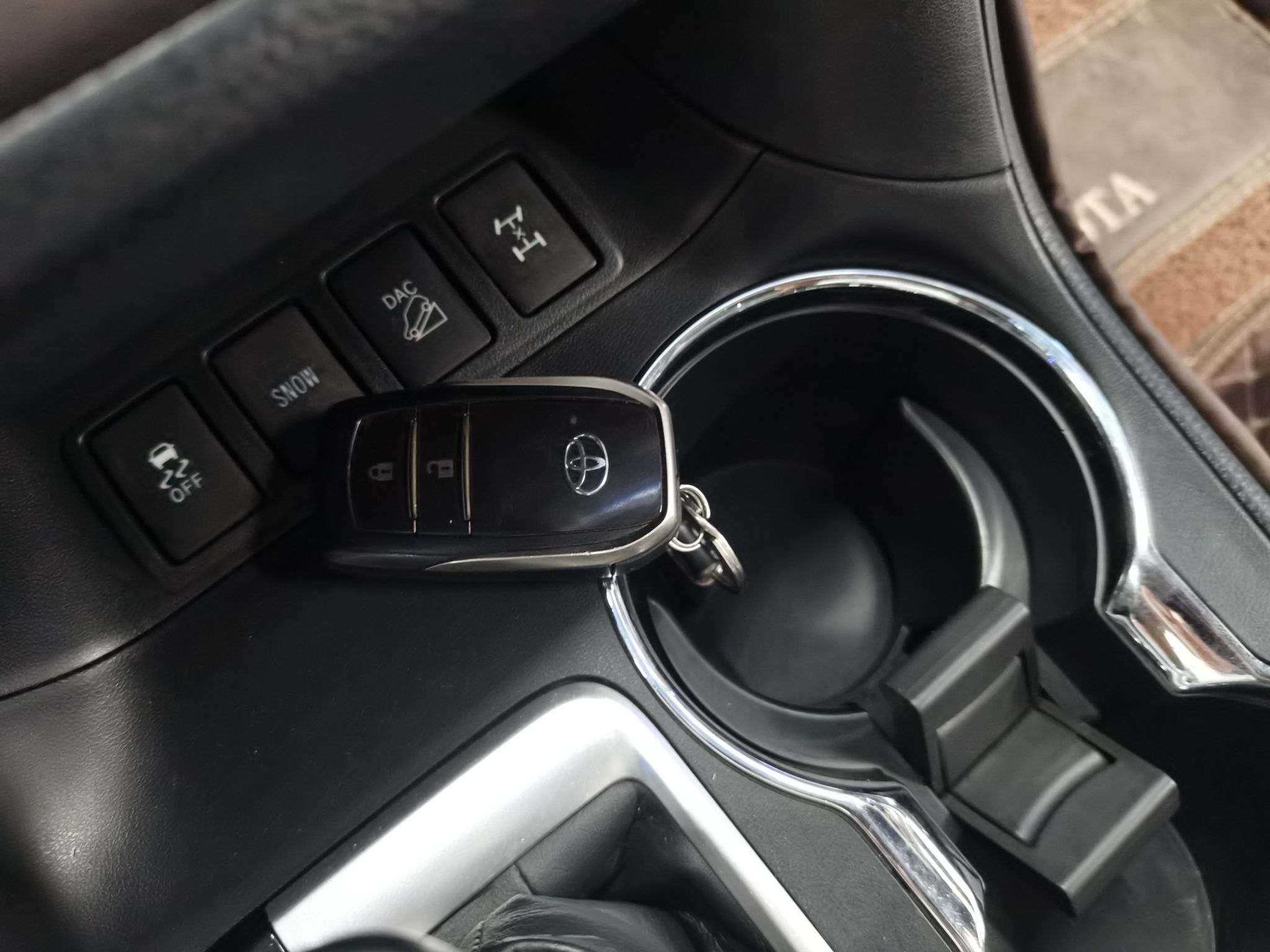 丰田 汉兰达 2018款 2.0T 四驱豪华版 7座 国VI