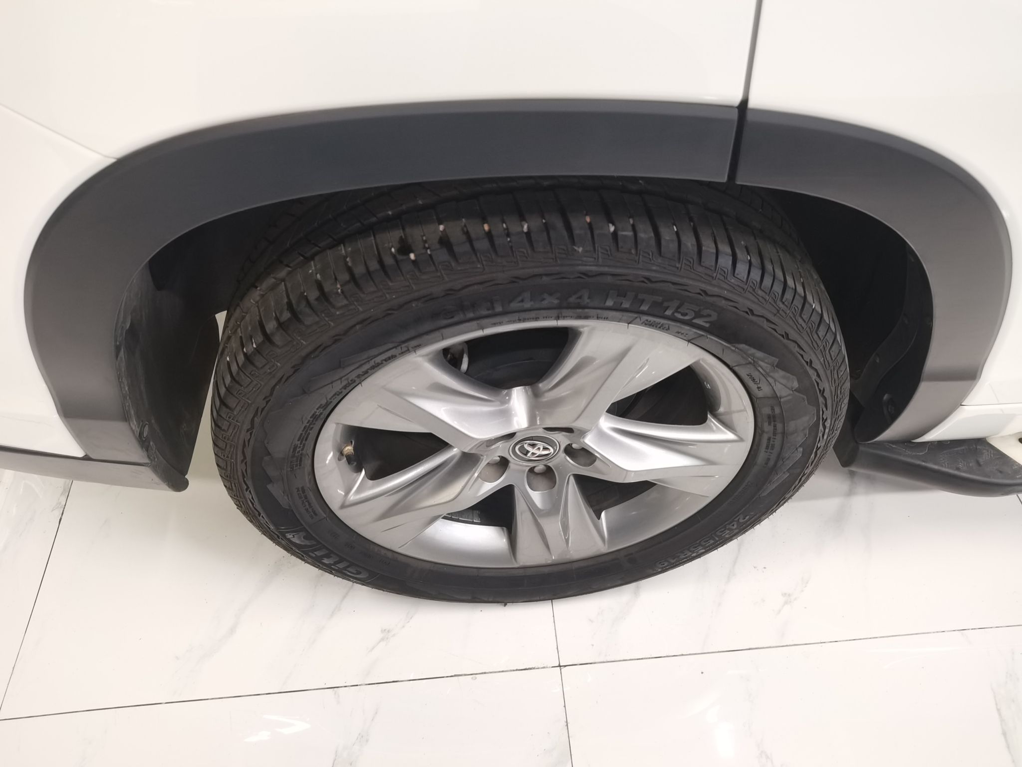 丰田 汉兰达 2018款 2.0T 四驱豪华版 7座 国VI