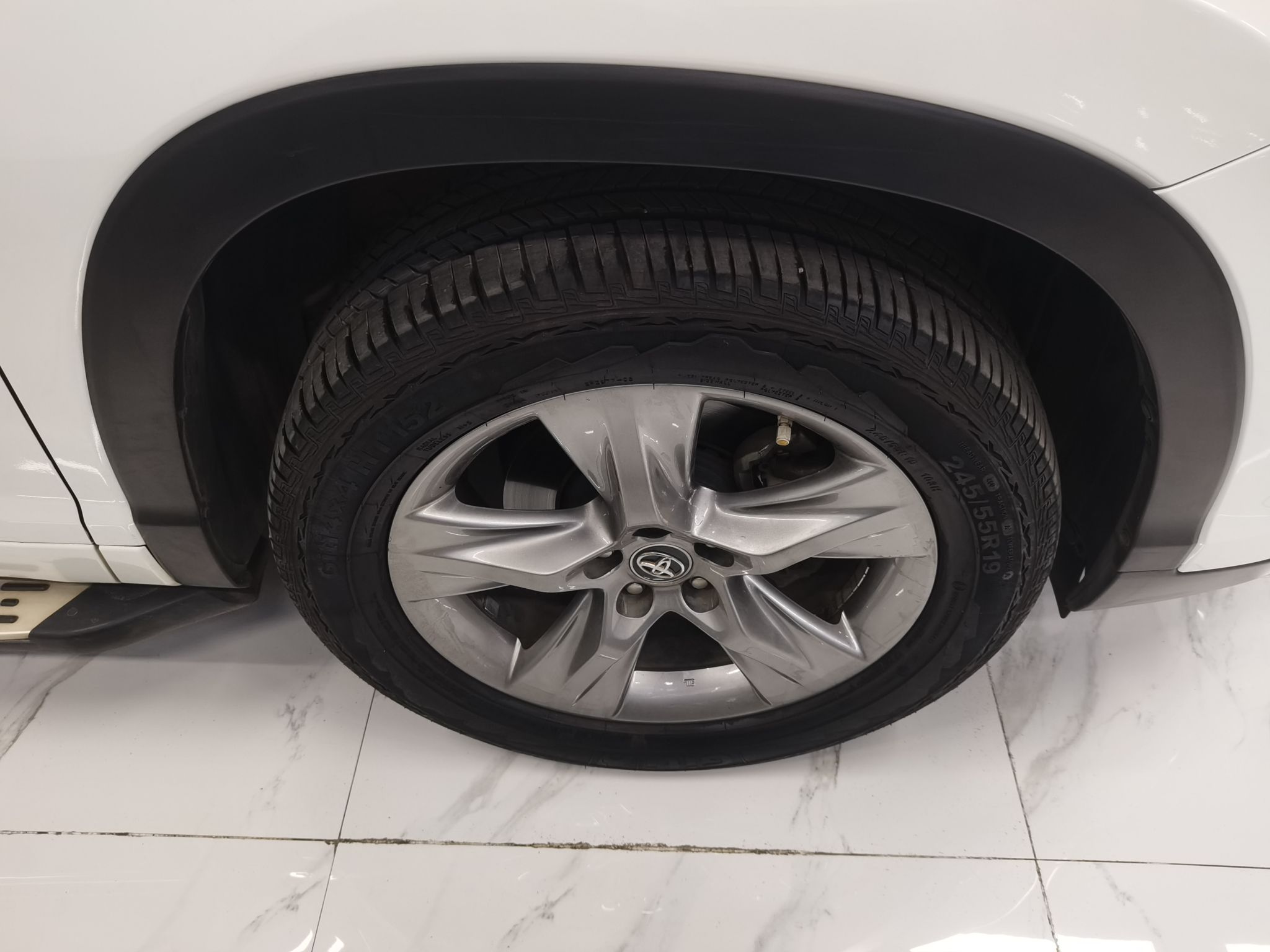 丰田 汉兰达 2018款 2.0T 四驱豪华版 7座 国VI