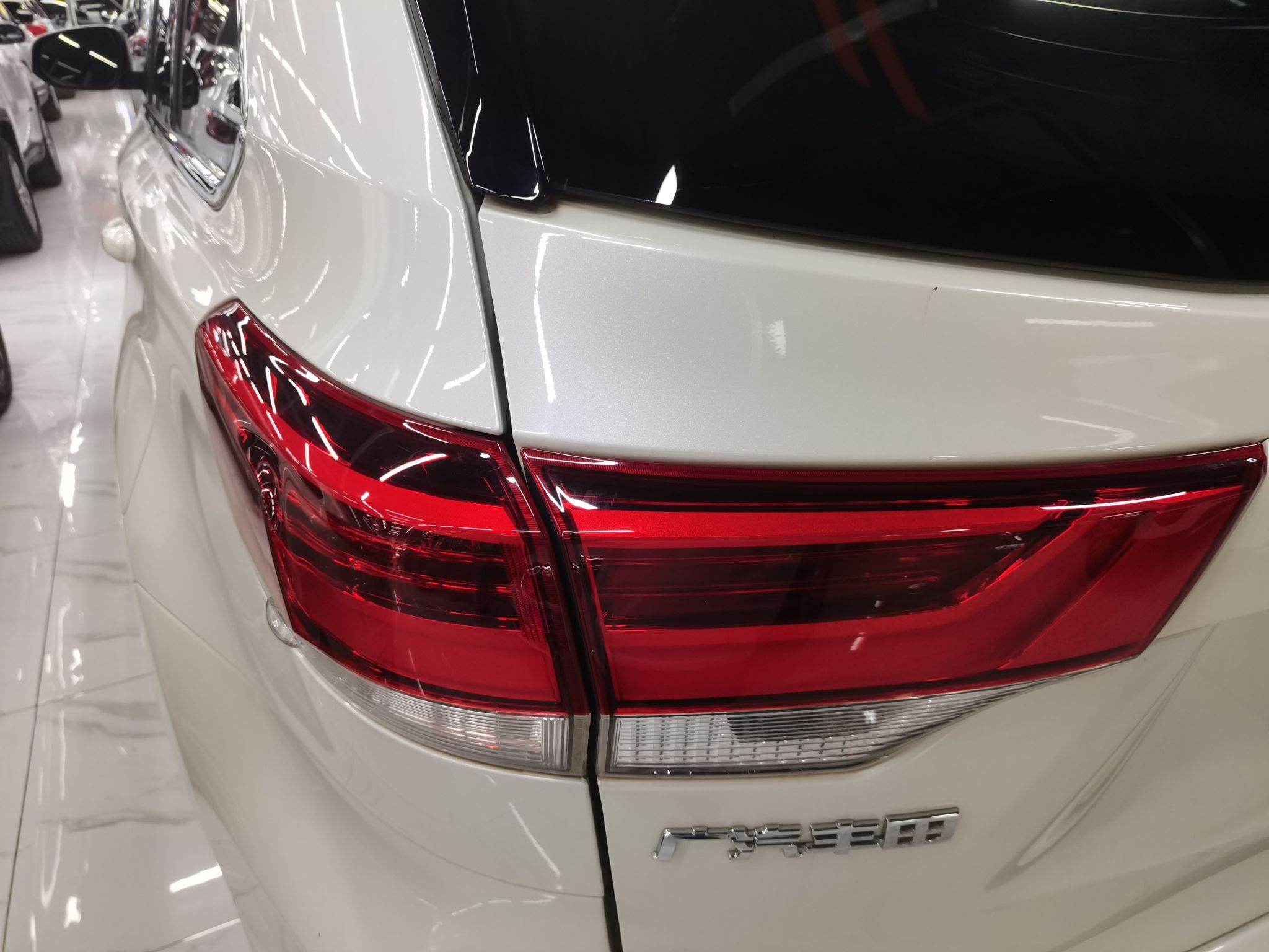 丰田 汉兰达 2018款 2.0T 四驱豪华版 7座 国VI