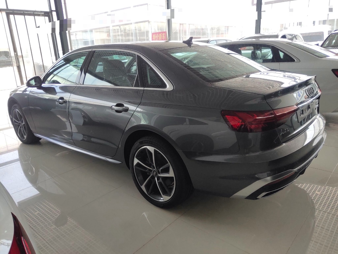 奥迪A4L 2023款 40 TFSI 时尚动感型