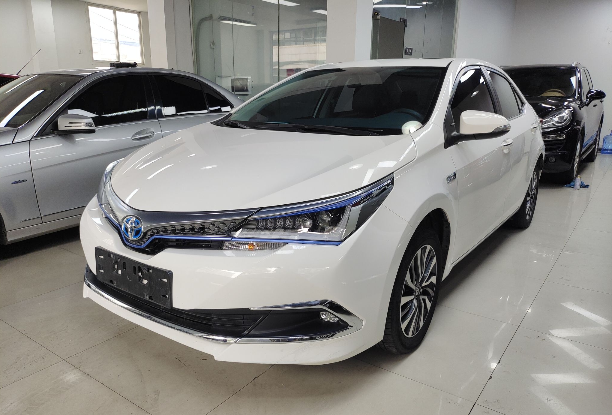 丰田 卡罗拉双擎E+ 2019款 1.8L 领先版