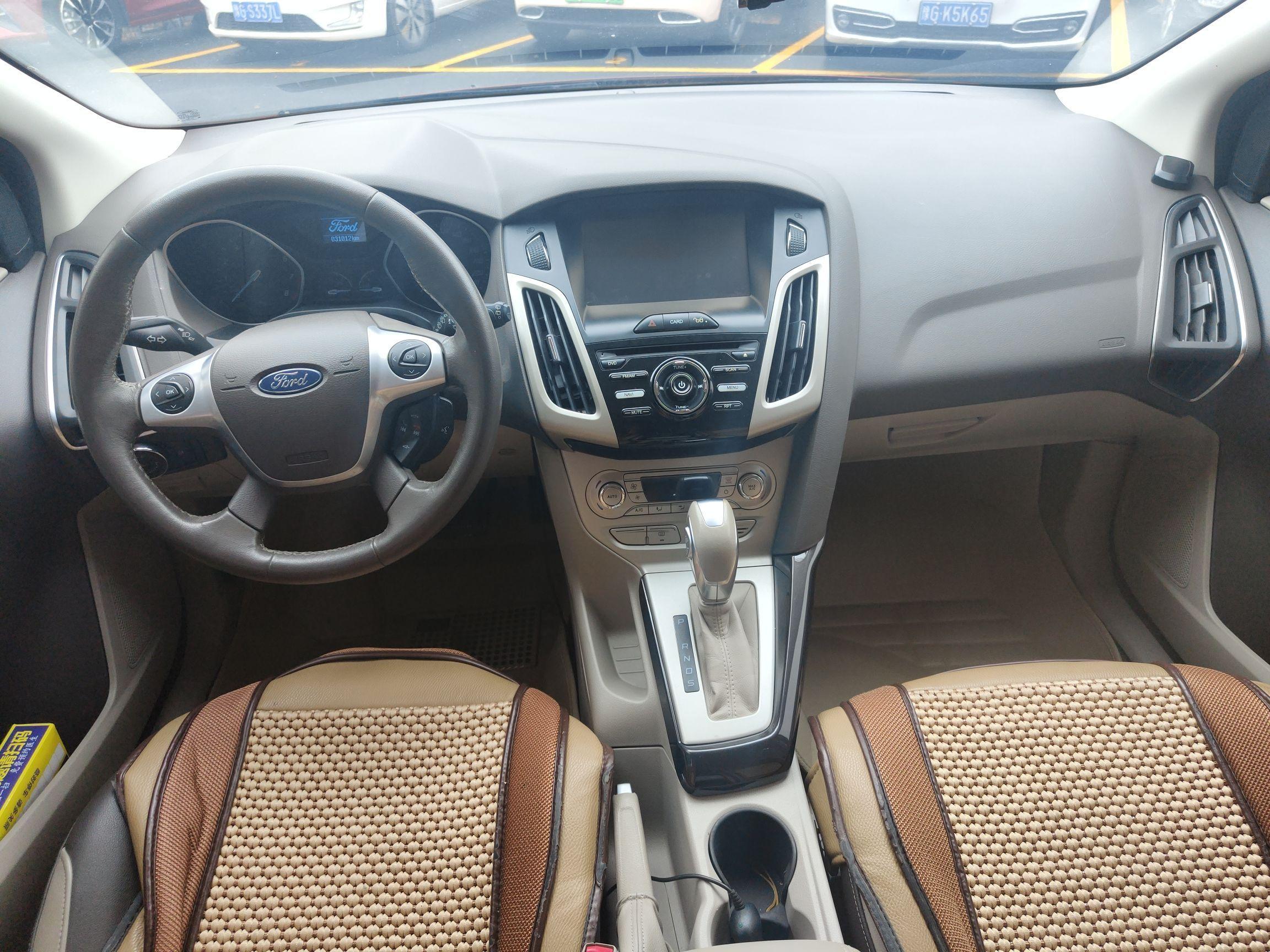 福特 福克斯 2012款 两厢 1.6L 自动风尚型