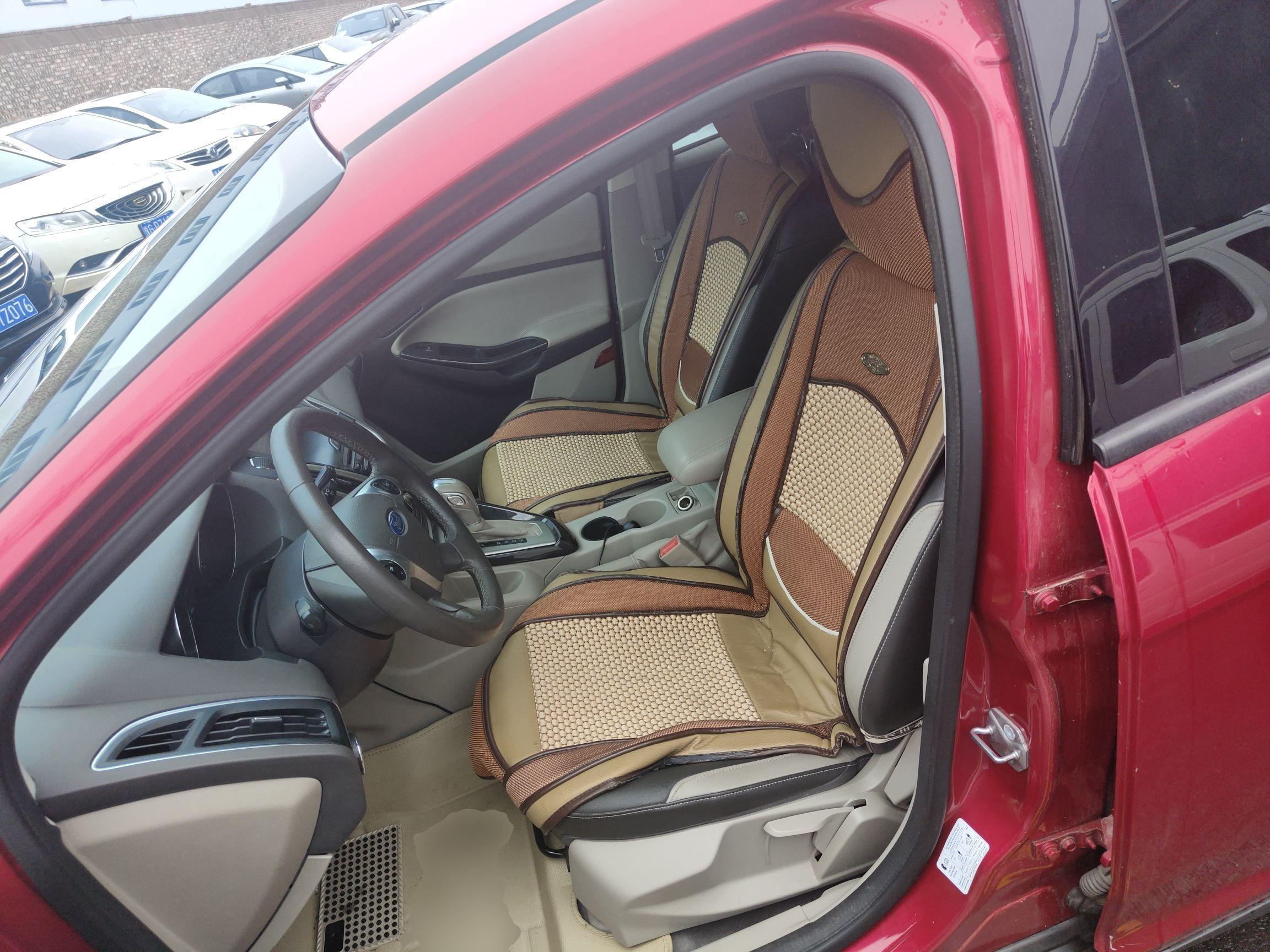 福特 福克斯 2012款 两厢 1.6L 自动风尚型