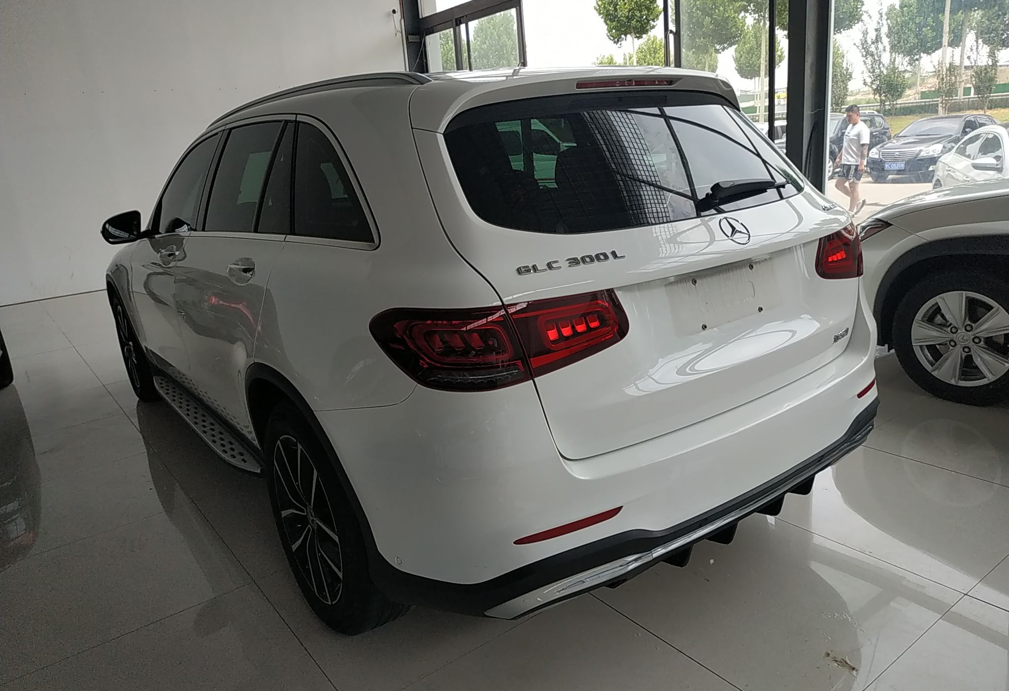 奔驰GLC级 2020款 改款 GLC 300 L 4MATIC 动感型