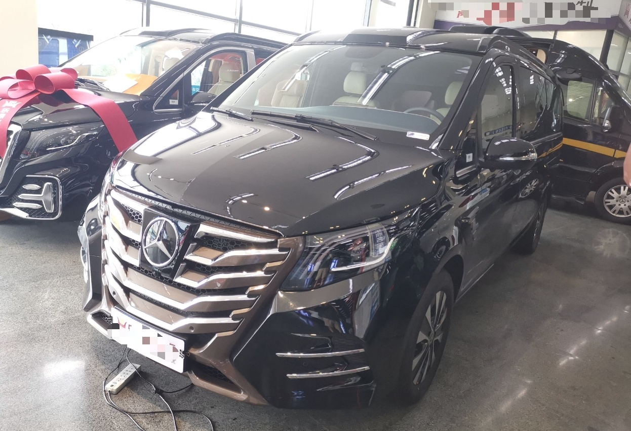 奔驰 威霆 2021款 2.0T 商务版 7座