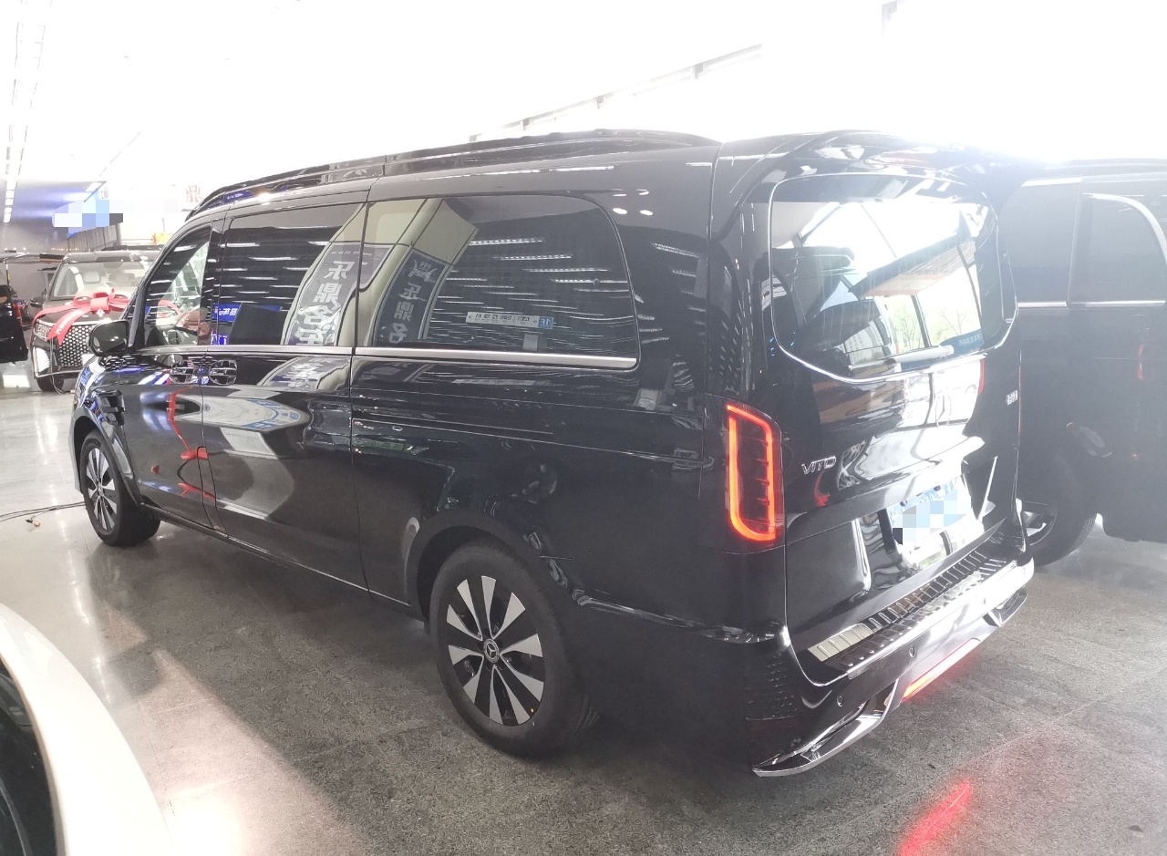 奔驰 威霆 2021款 2.0T 商务版 7座