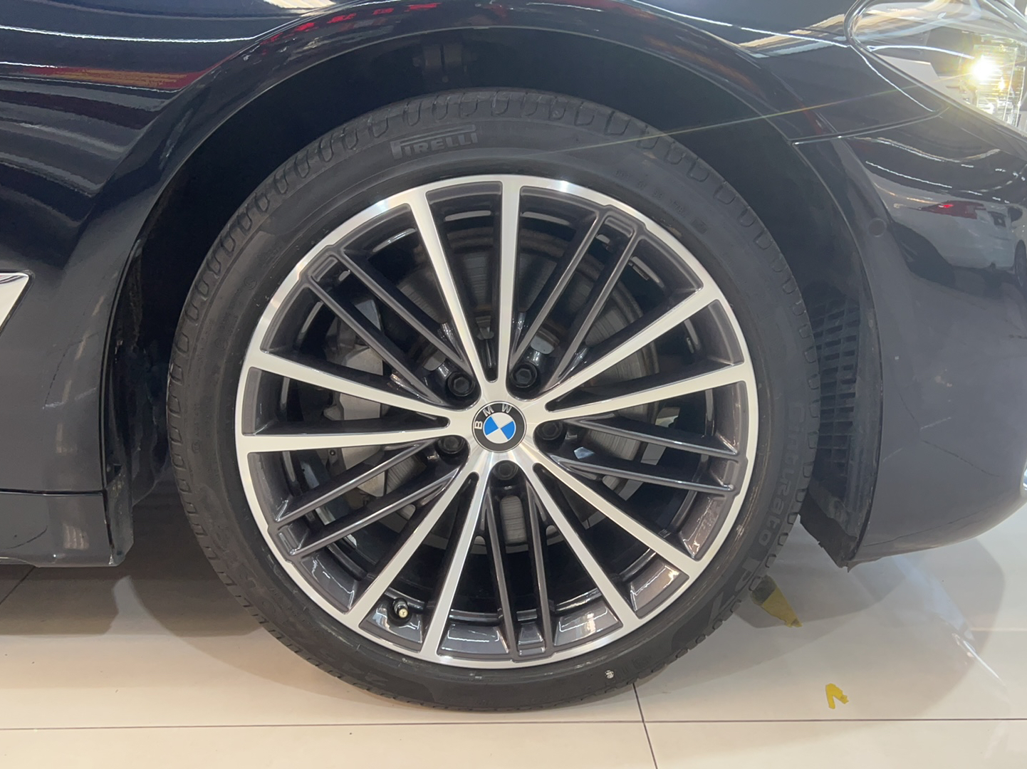 宝马5系 2020款 530Li 领先型 M运动套装