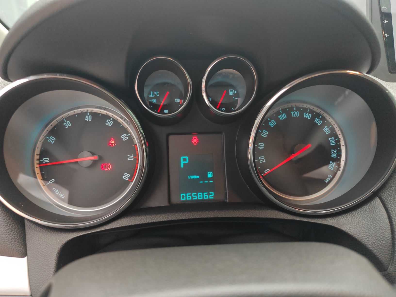 别克 昂科拉 2014款 1.4T 自动两驱都市精英型