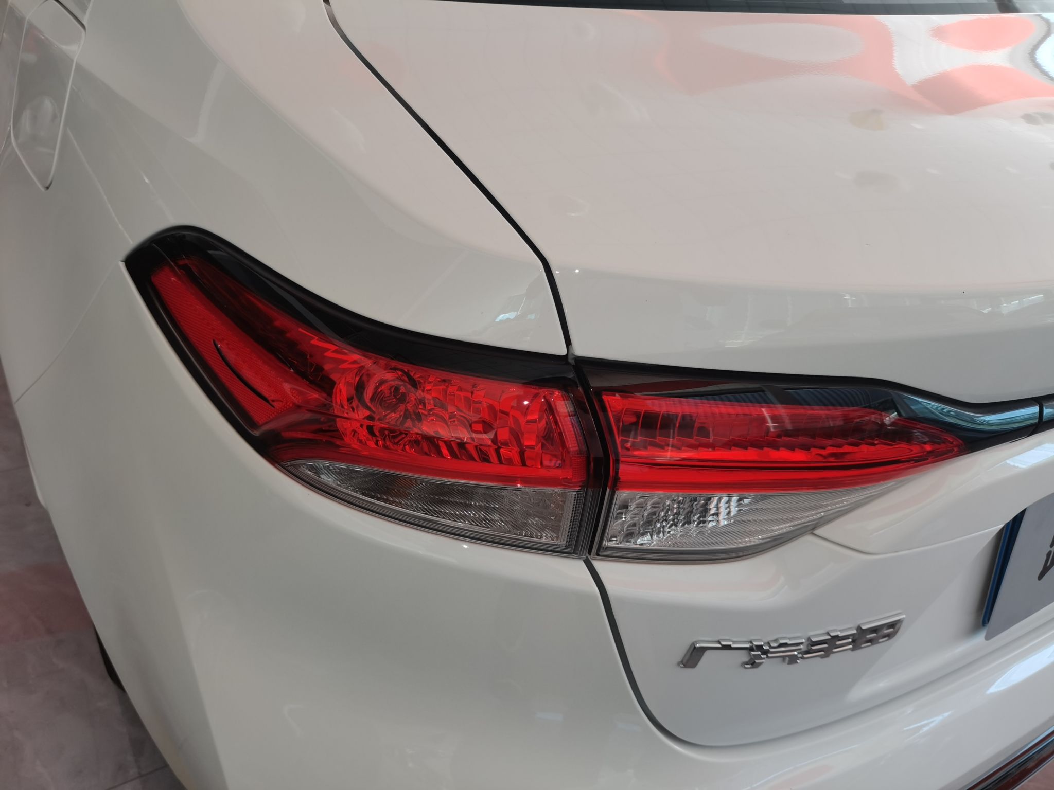 丰田 雷凌 2022款 185T CVT运动版