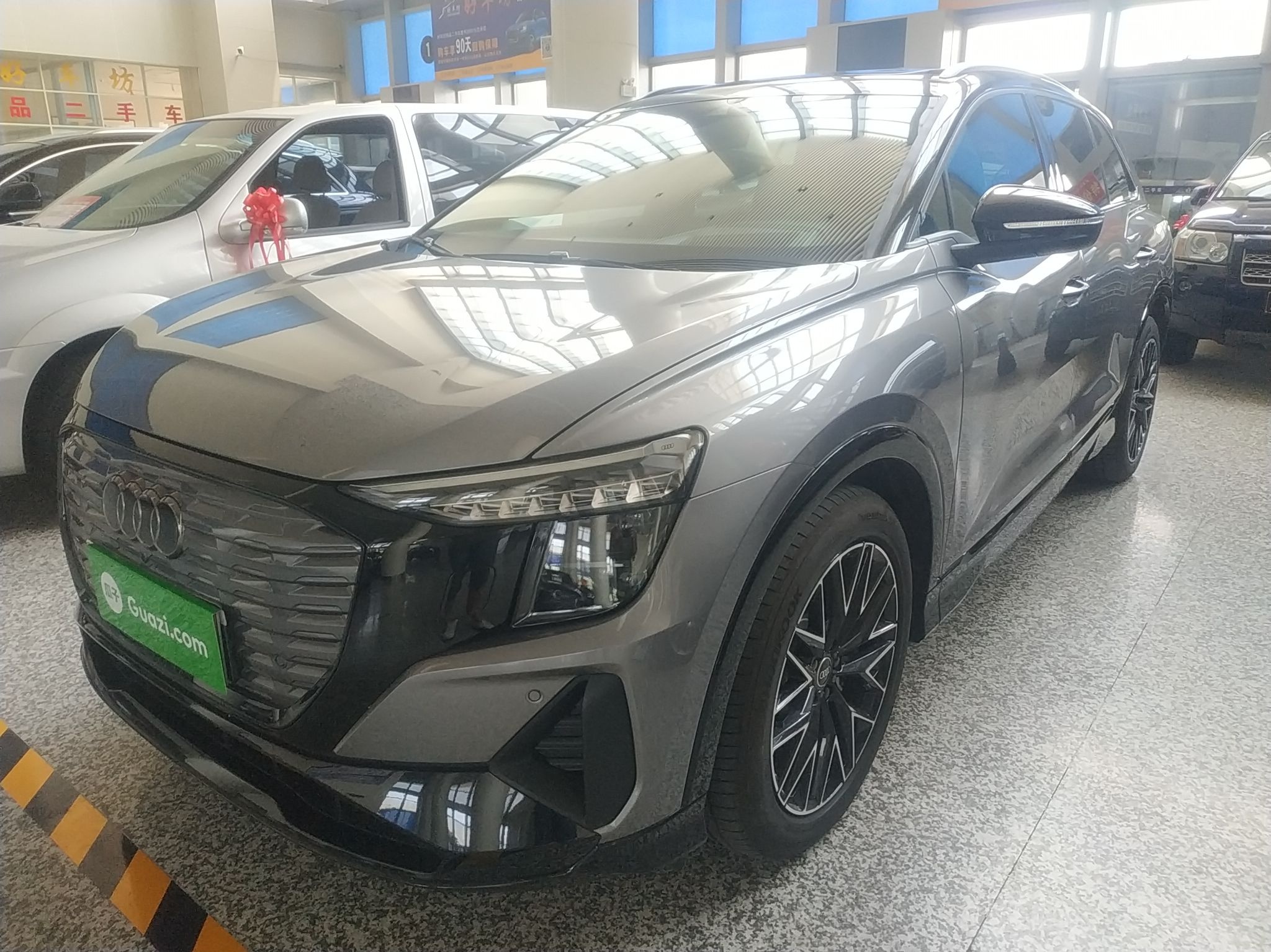 奥迪Q5 e-tron 2023款 40 e-tron 星耀型 锦衣套装