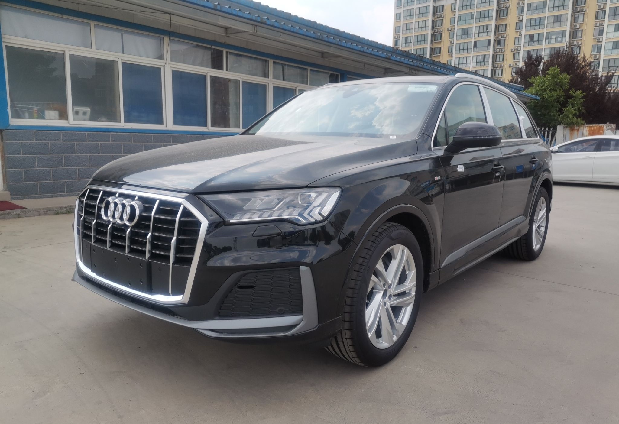 奥迪Q7 2023款 45 TFSI quattro S line运动型(进口)