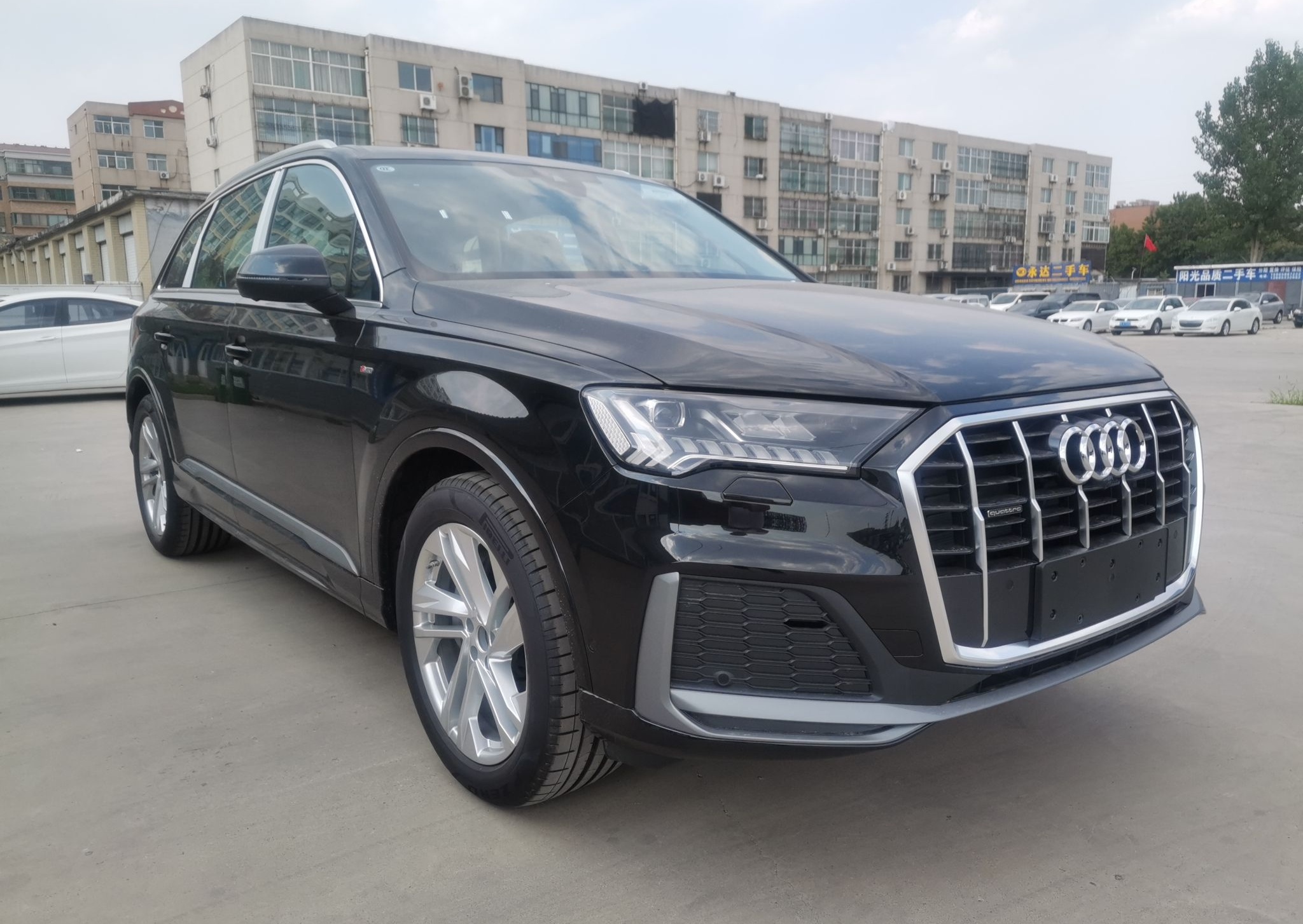 奥迪Q7 2023款 45 TFSI quattro S line运动型(进口)