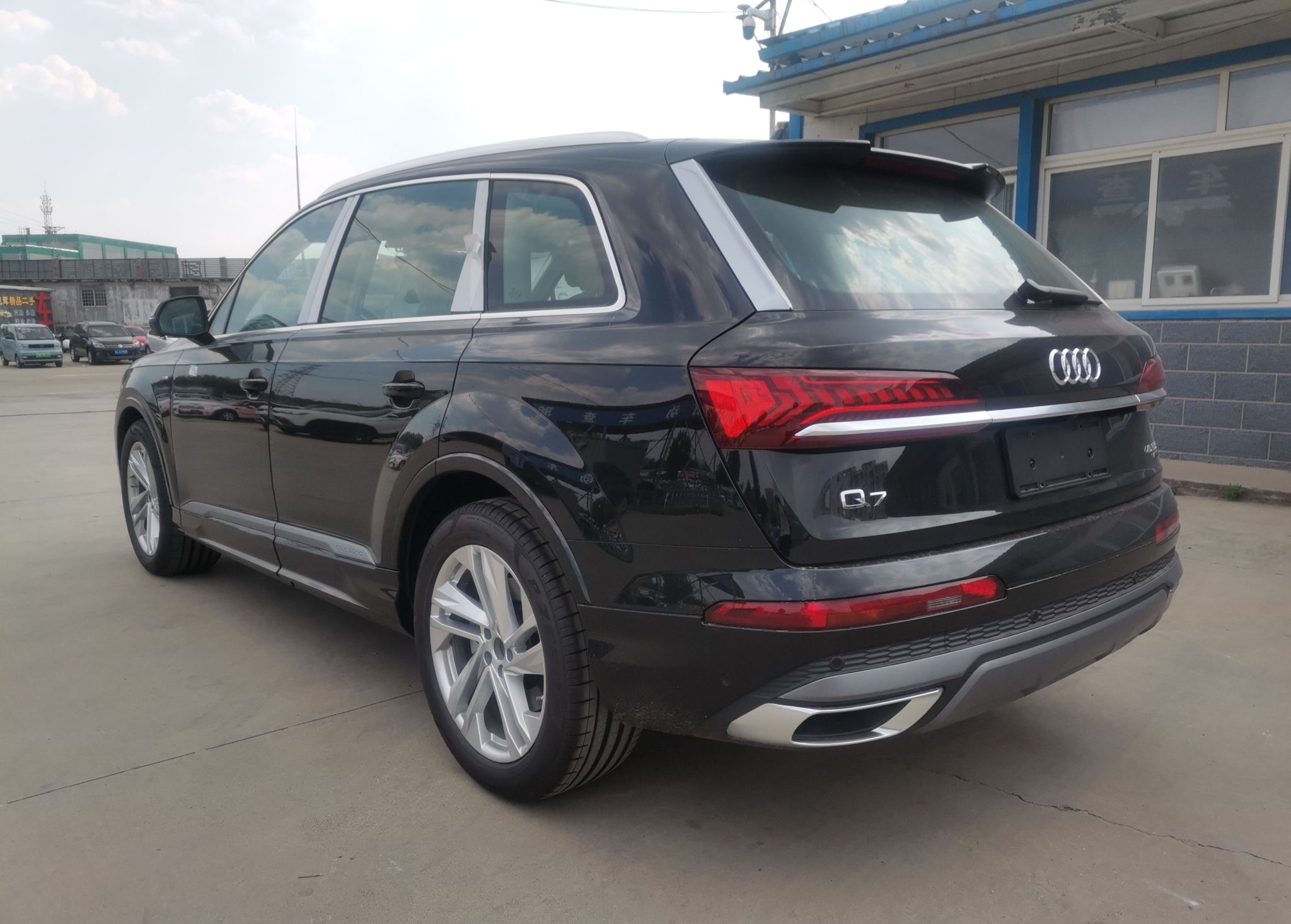 奥迪Q7 2023款 45 TFSI quattro S line运动型(进口)