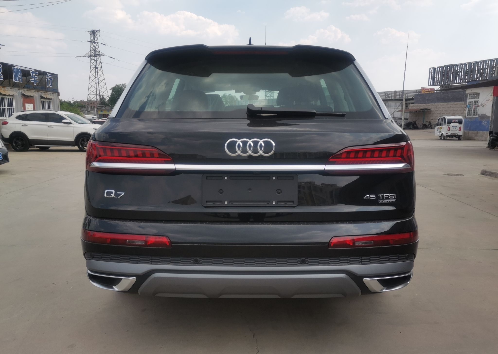 奥迪Q7 2023款 45 TFSI quattro S line运动型(进口)