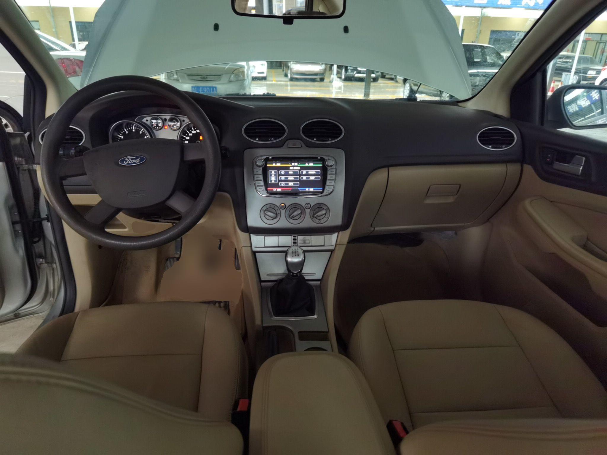 福特 福克斯 2012款 三厢经典 1.8L 手动时尚型